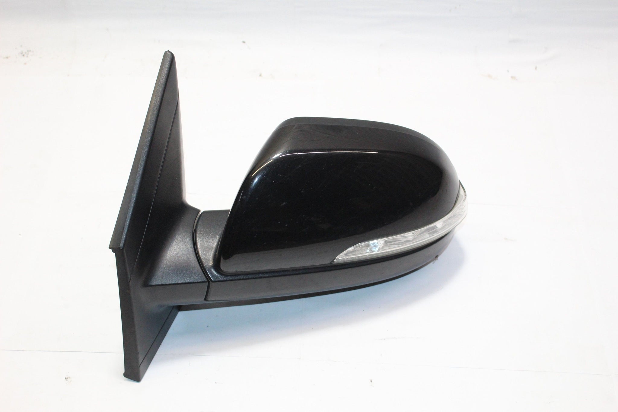2013 Ssanyong Korando left side wing mirror