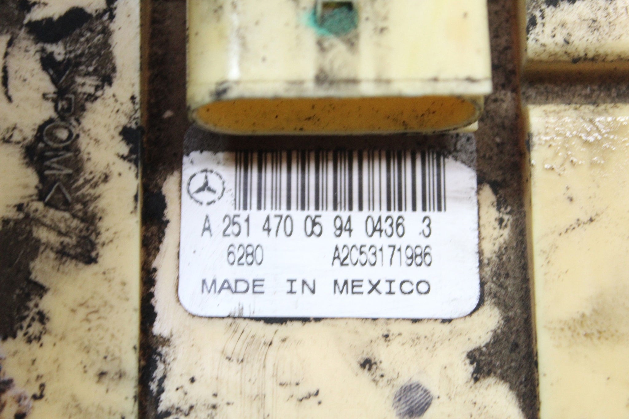2007 Mercedes R Class W251 3.0 fuel pump sender unit A2514700594