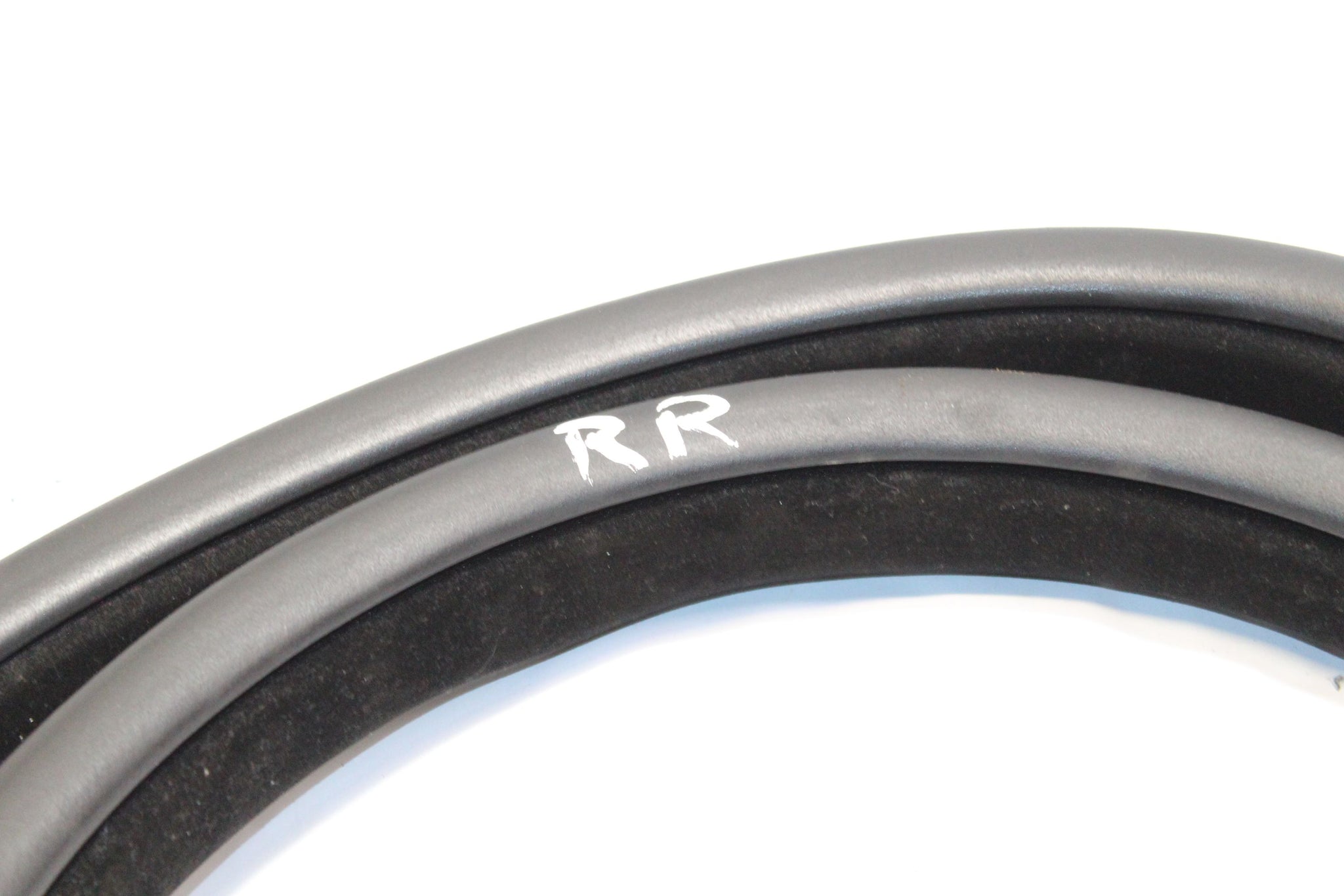2013 RANGE ROVER VOGUE L405 RIGHT SIDE REAR DOOR RUBBER SEAL