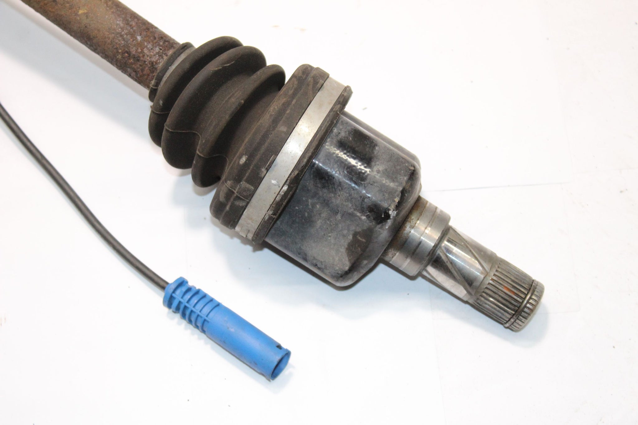 2015 MINI COOPER R58 1.6 Left side Front Wheel Hub and Driveshaft