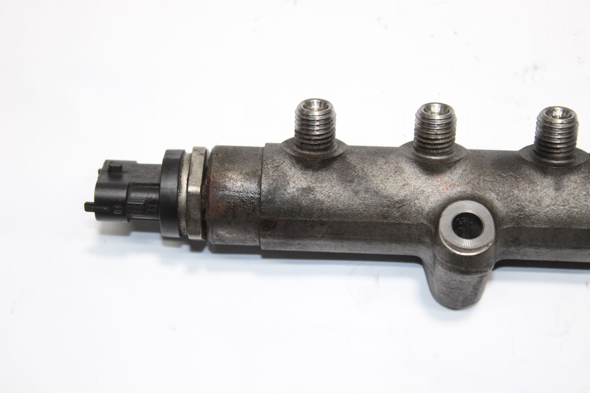 2010 VOLVO XC90 2.4 Diesel Fuel Injector Rail 31259011