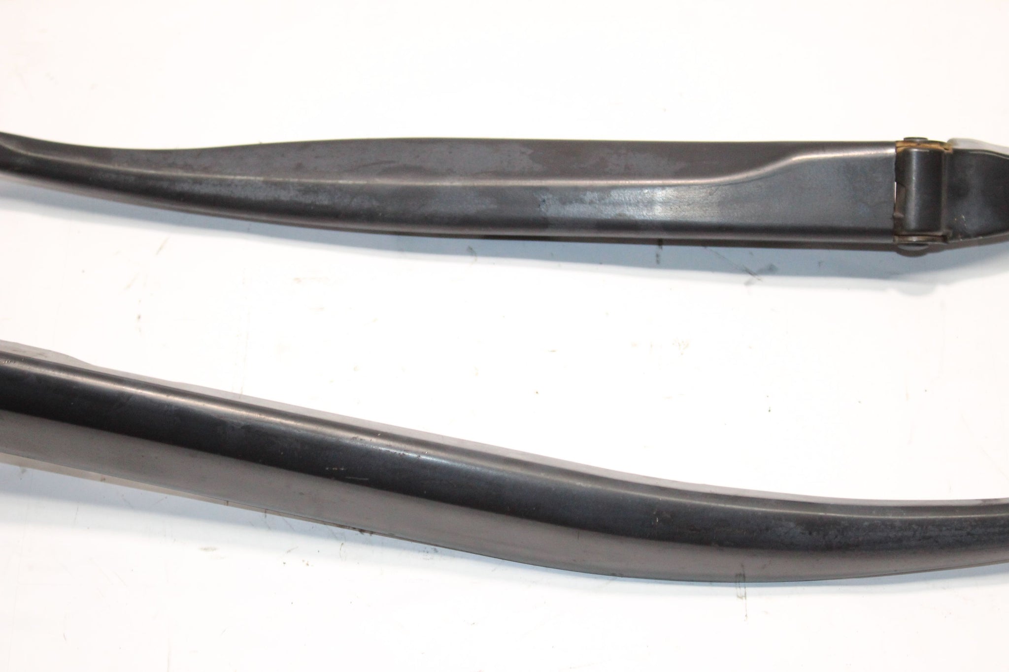 2016 MASERATI GHIBLI Wiper Arm Pair 670001643 670007622