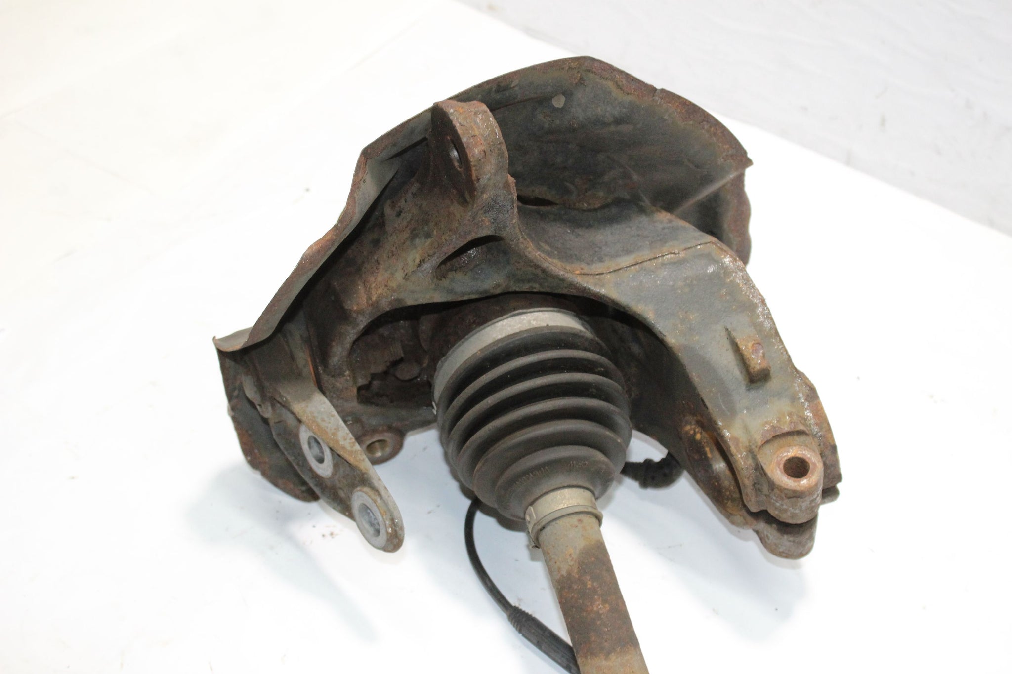 2015 MINI COOPER R58 1.6 Left side Front Wheel Hub and Driveshaft