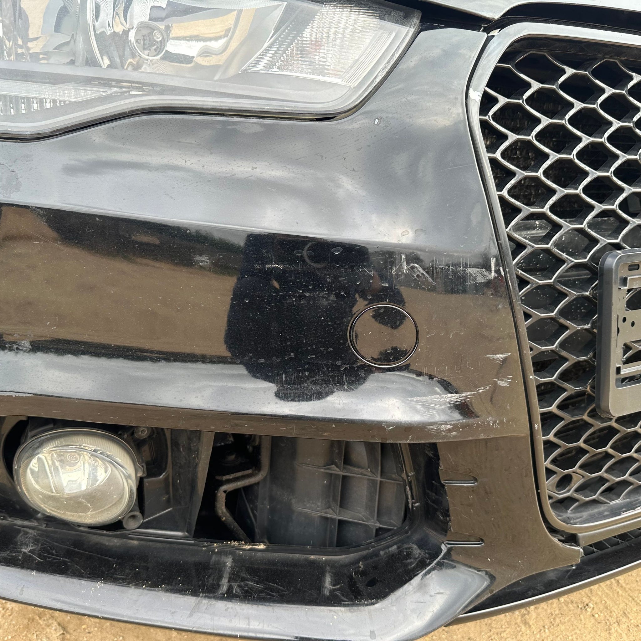 2011 AUDI A1 FRONT BUMPER WITH GRILL