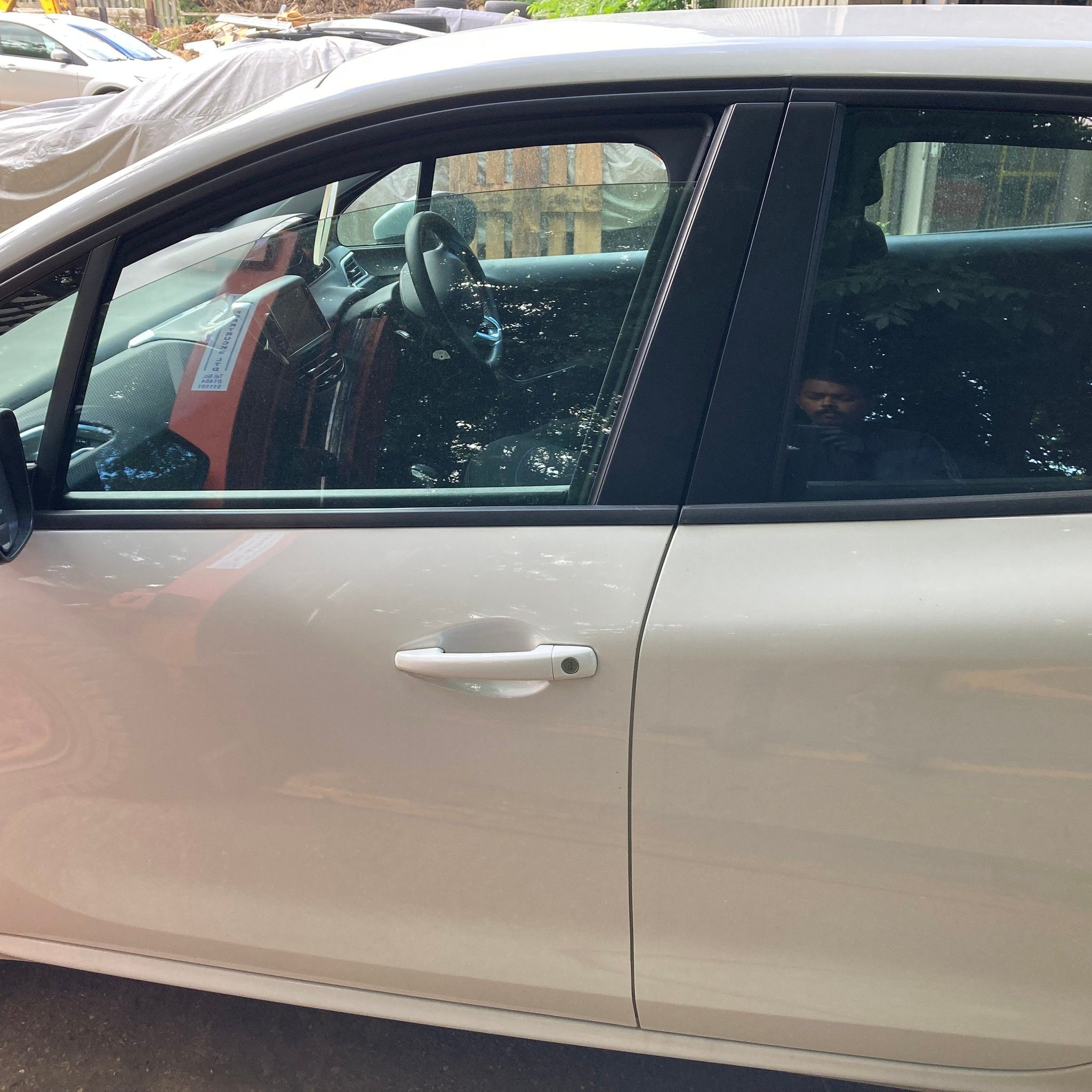 2018 PEUGEOT 208 Passenger side Front Complete Door EWP WHITE
