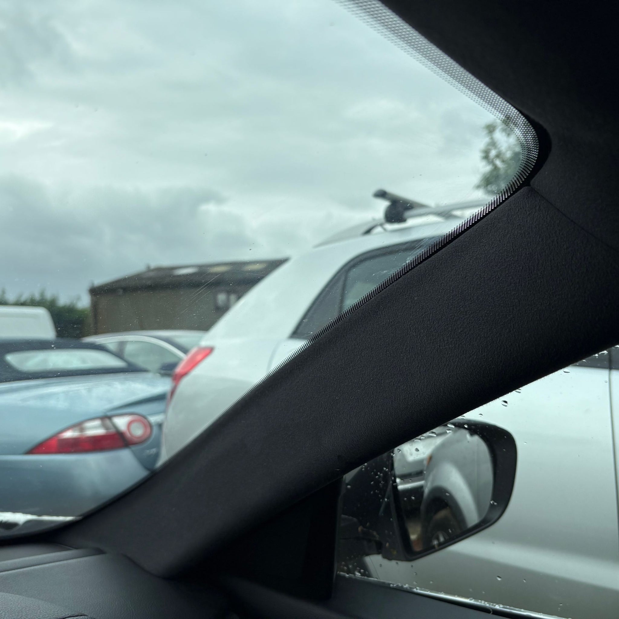 2017 MASERATI GHIBLI RIGHT SIDE A PILLAR TRIM COVER