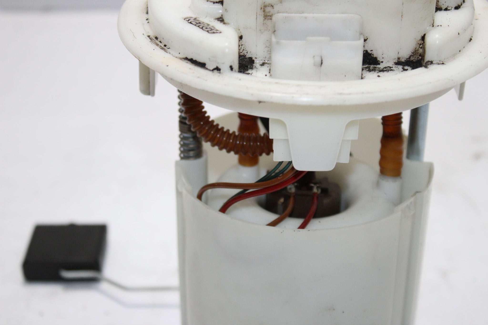 2014 PEUGEOT 5008 1.6 In Tank Fuel Pump Sender unit 9684994680