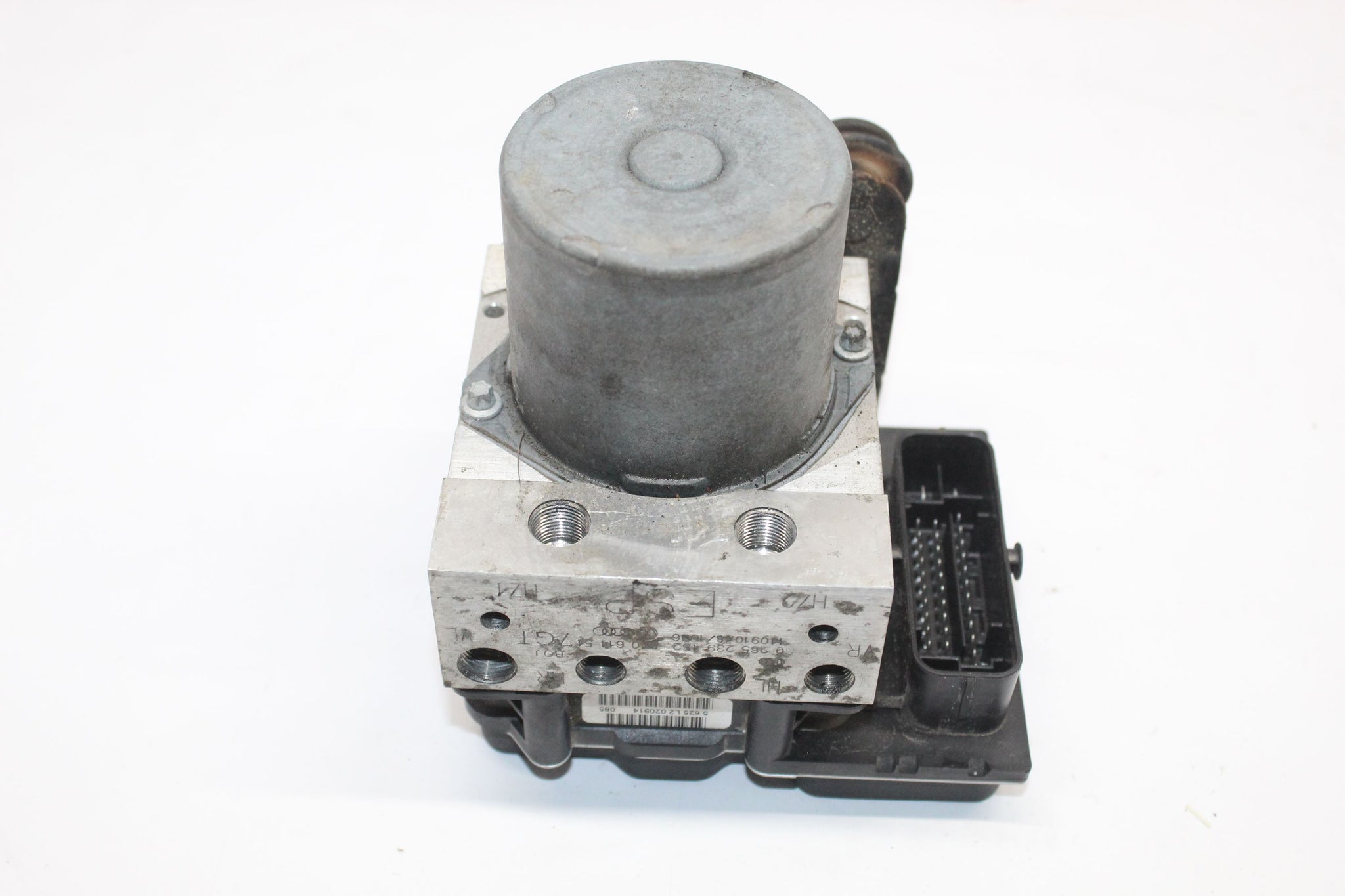 2014 AUDI A5 2.0 ABS pump 8K0907379CN