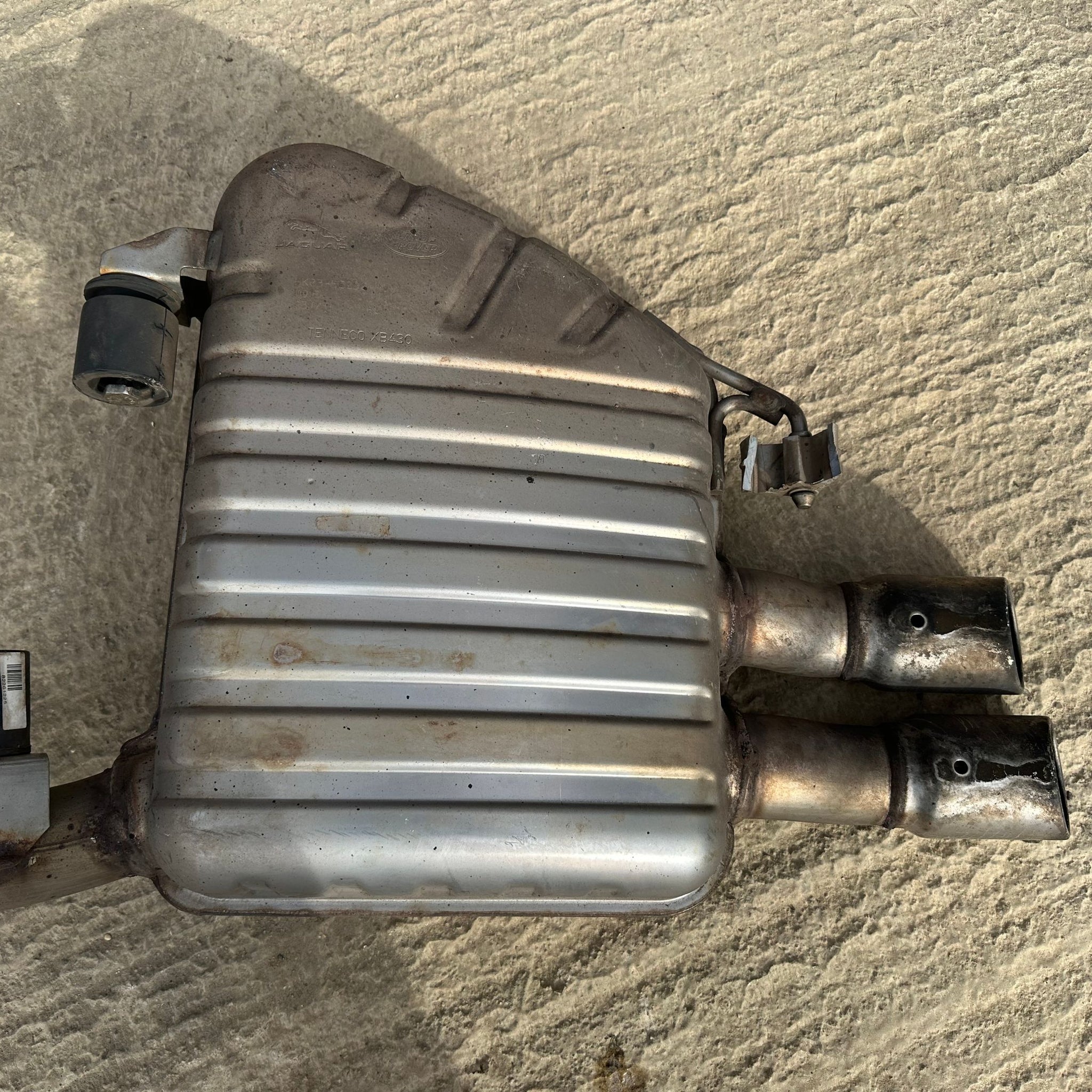 2017 JAGUAR F PACE 2.0 EXHAUST BACK BOX HK83-5E292-PD