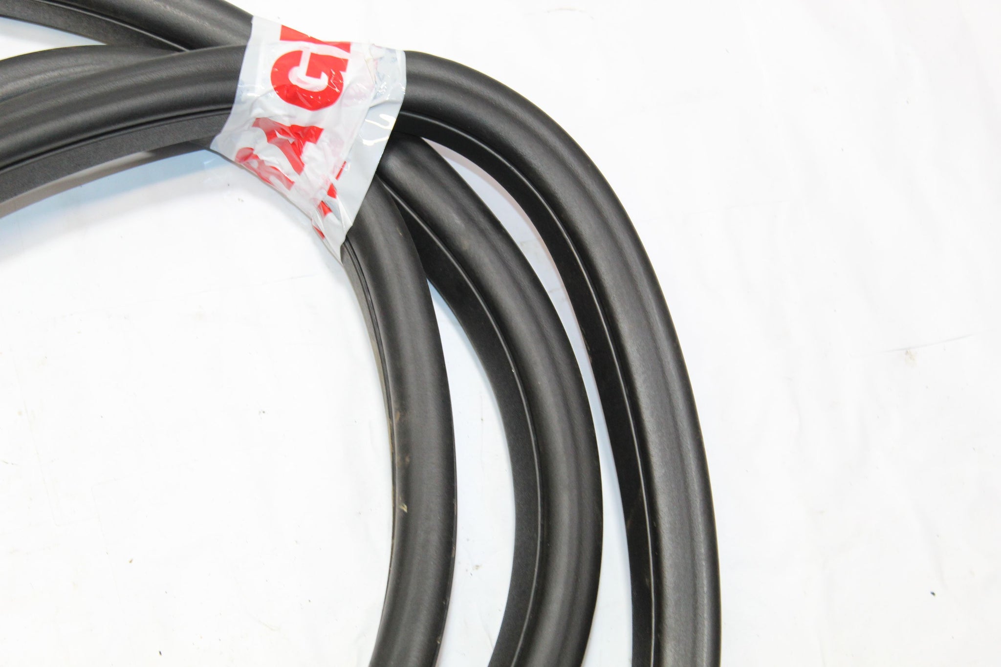 2015 LAND ROVER DISCOVERY SPORT Right side Rear Door Seal Rubber