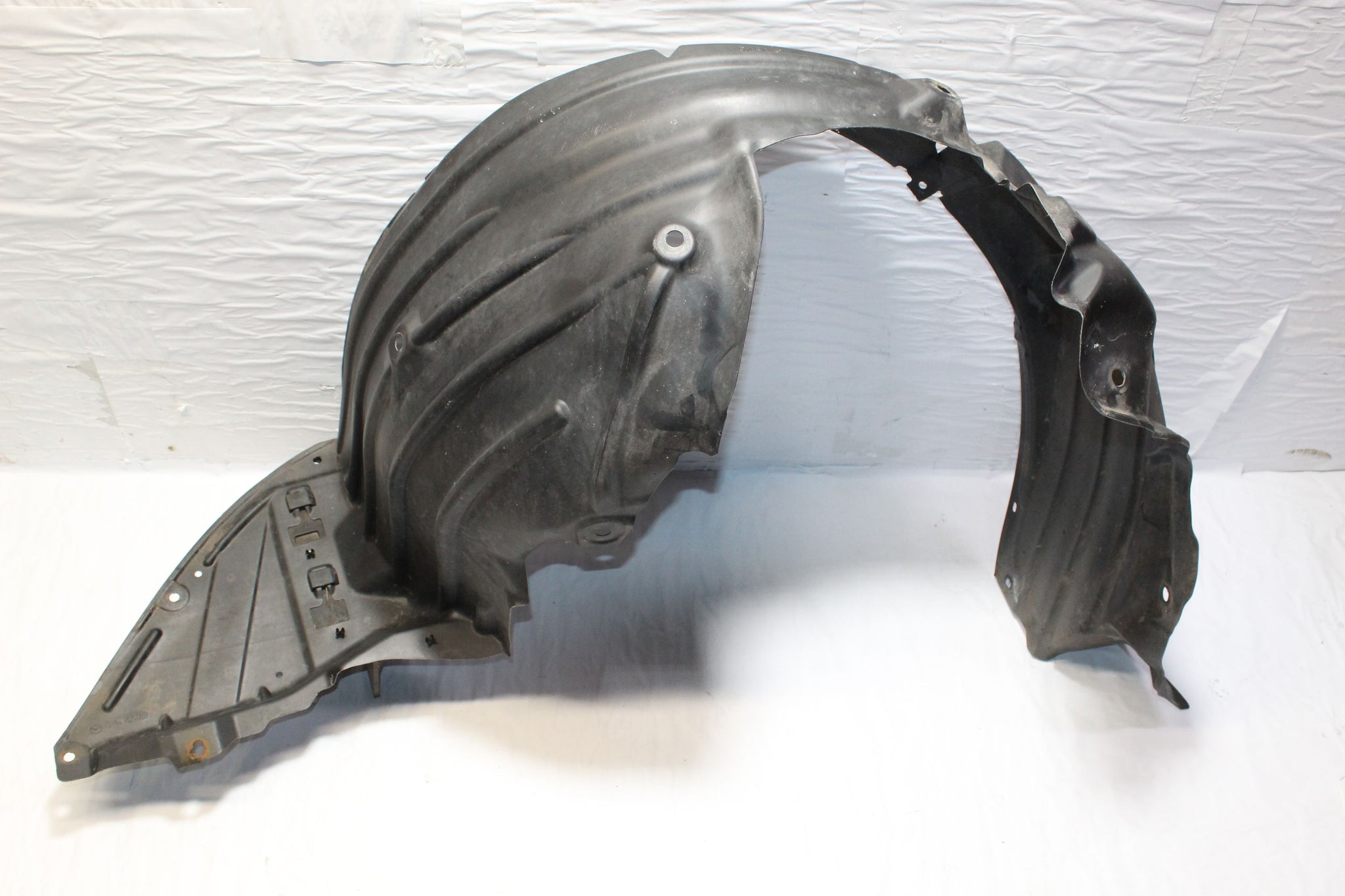 2015 MAZDA 3 Right side Front Splash Guard B45A