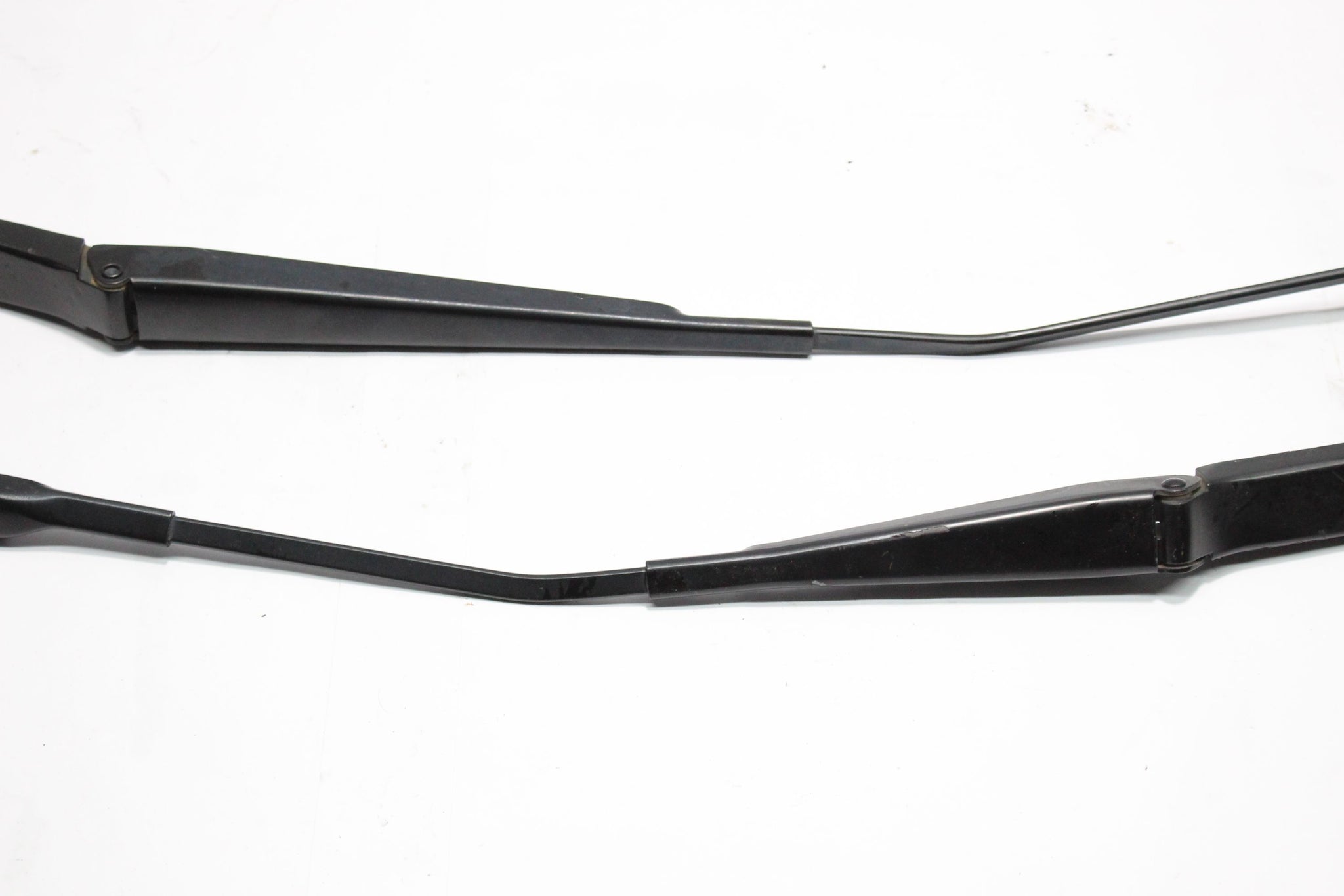 2011 AUDI A1 Wiper Arm Pair 8X2955408 8X2955407