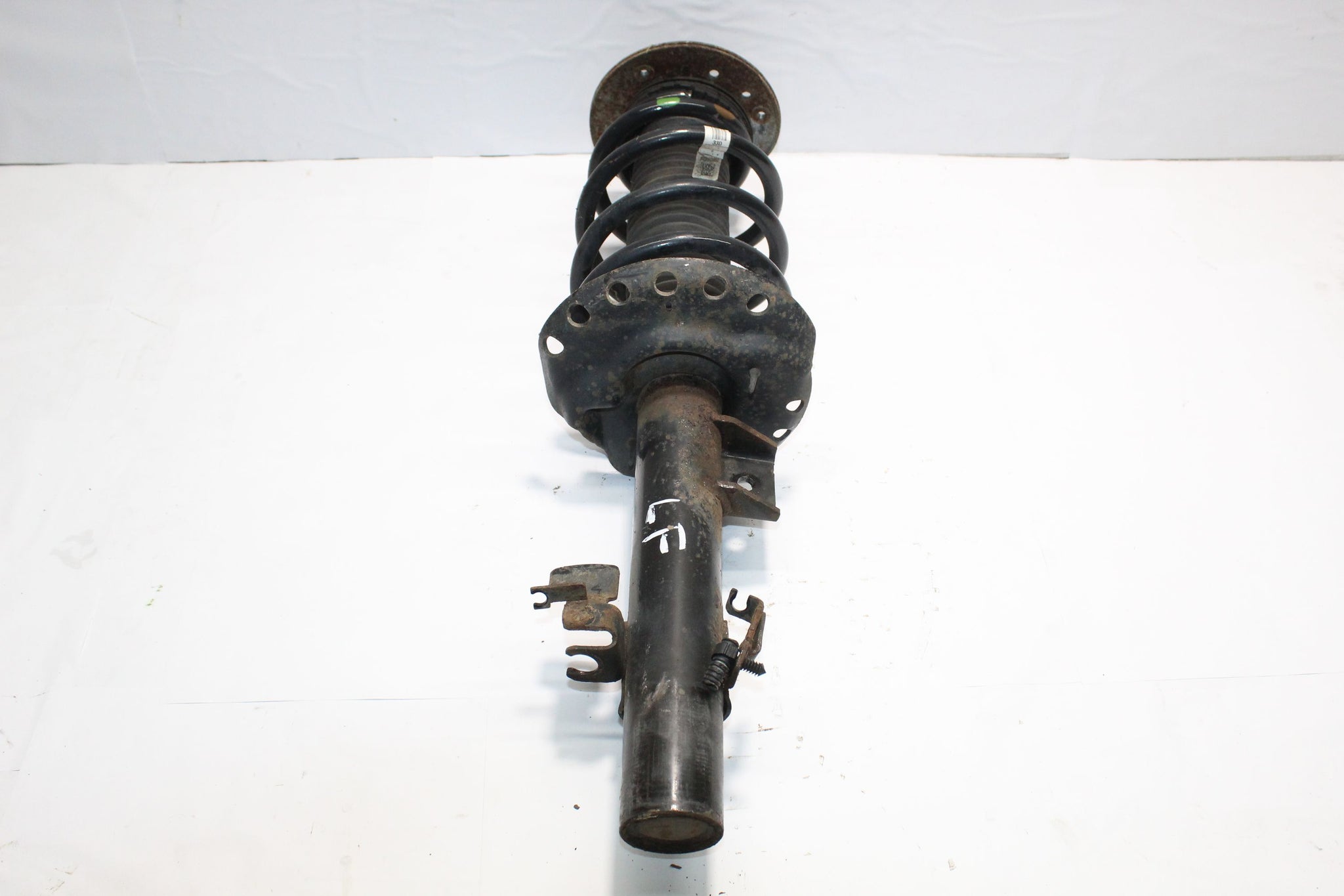 2016 RANGE ROVER EVOQUE 2.0 Left side Front Suspension Leg GJ32-18K001-AA