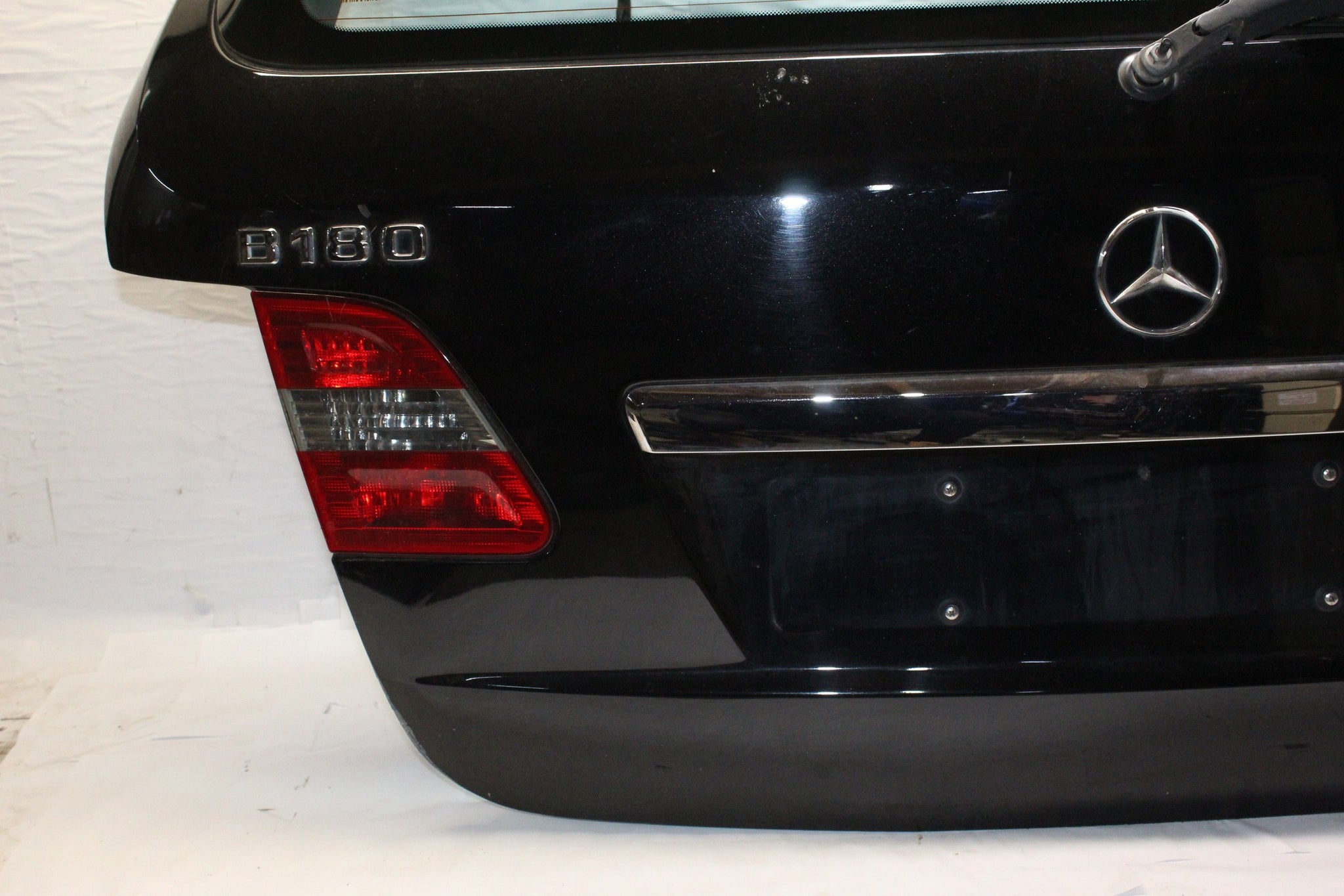 2010 MERCEDES W245 B180 Complete Tailgate BLACK