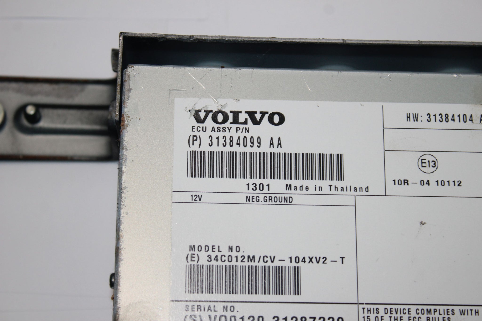 2013 VOLVO V40 Sound Amplifier