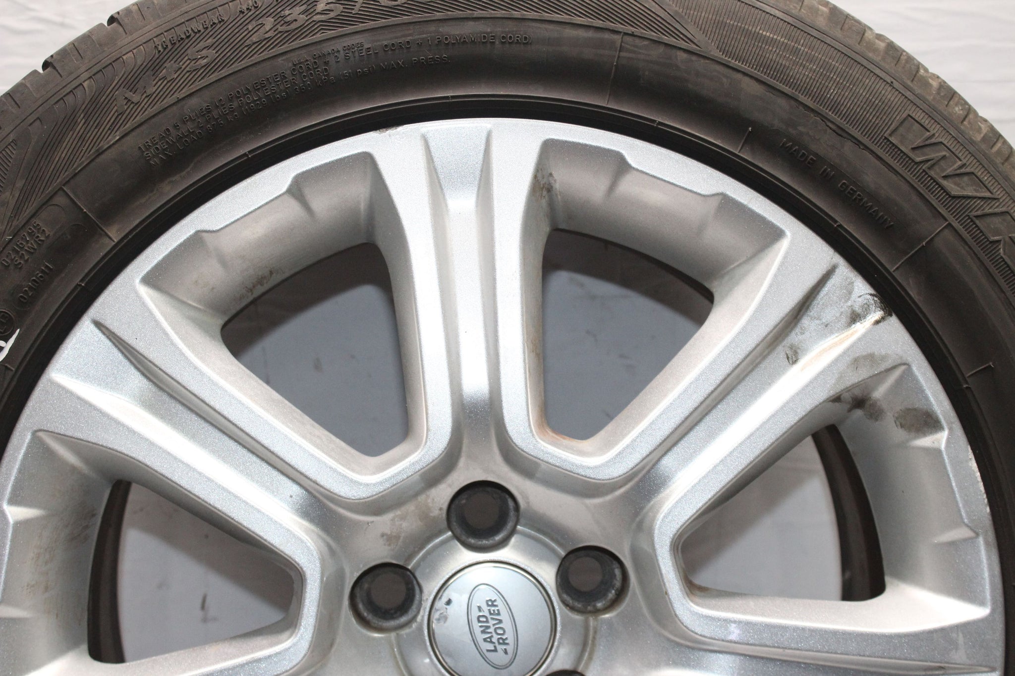 2016 RANGE ROVER EVOQUE Alloy Wheel with Tyre 235 / 60 R18 5.5MM