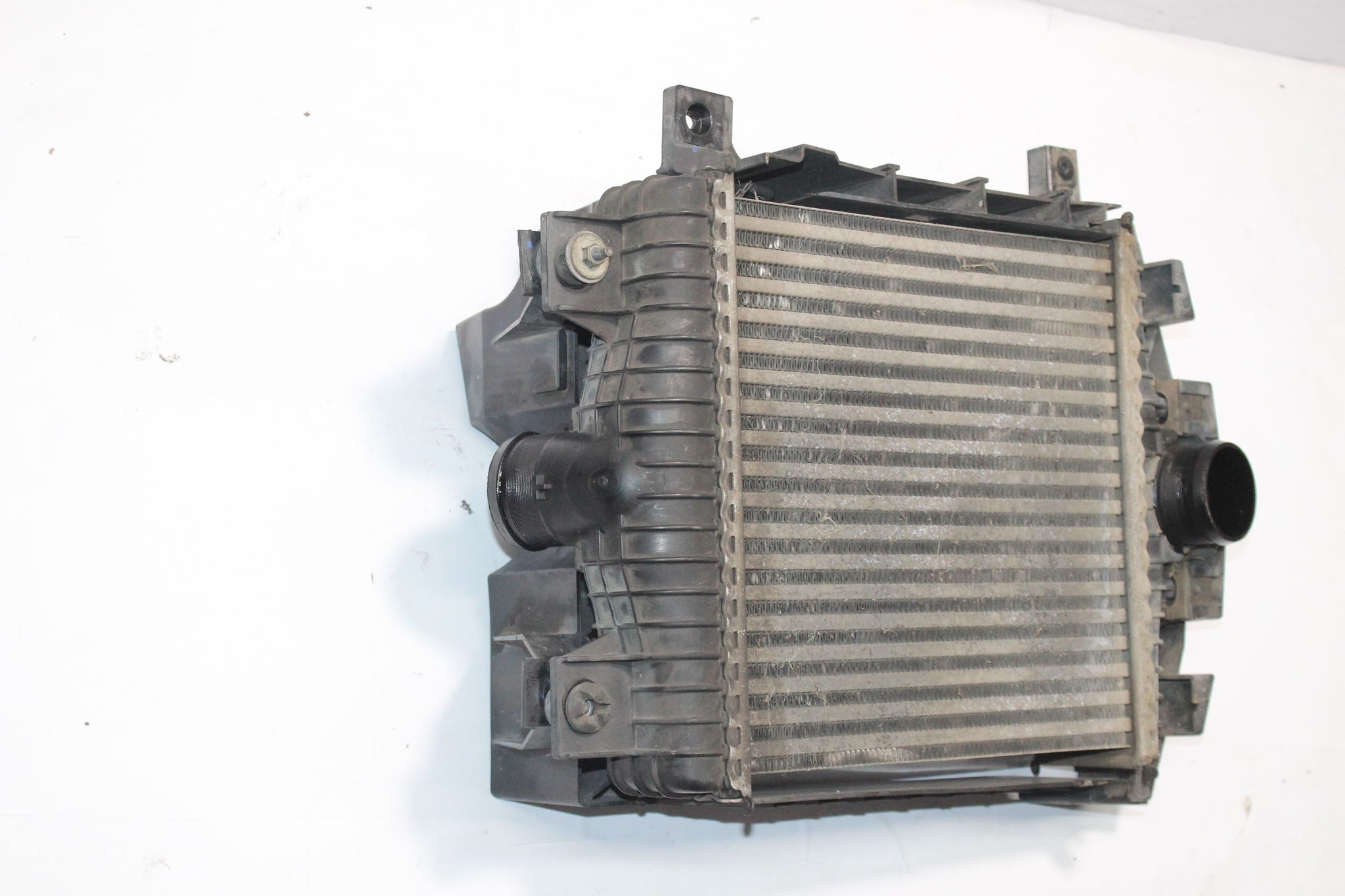 2014 RANGE ROVER VOGUE L405 4.4 Intercooler with Air Deflector Duct