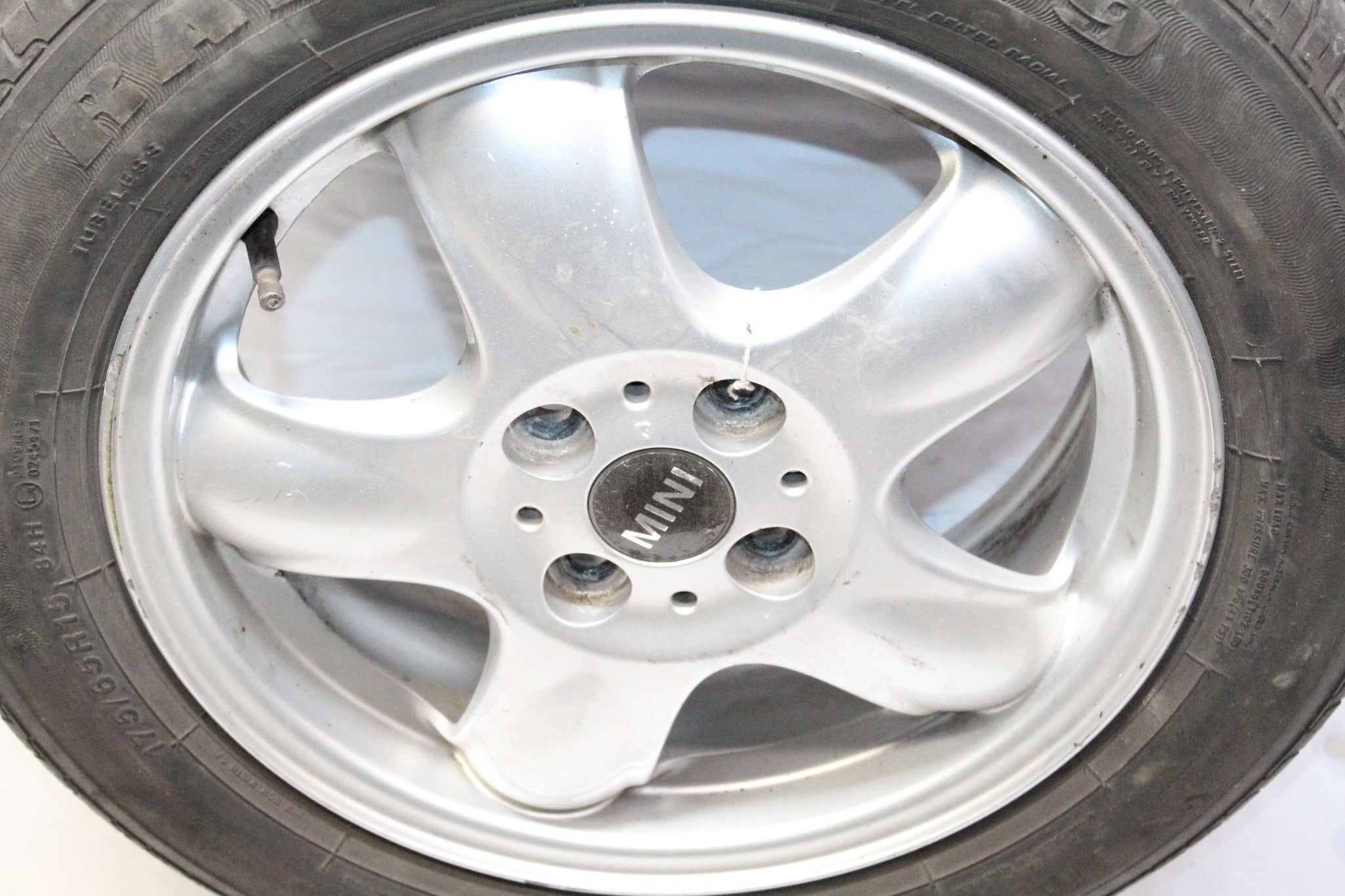 MINI COOPER R55 R56 R57 ALLOY WHEEL WITH TYRE 175 / 65 R15 3.3MM