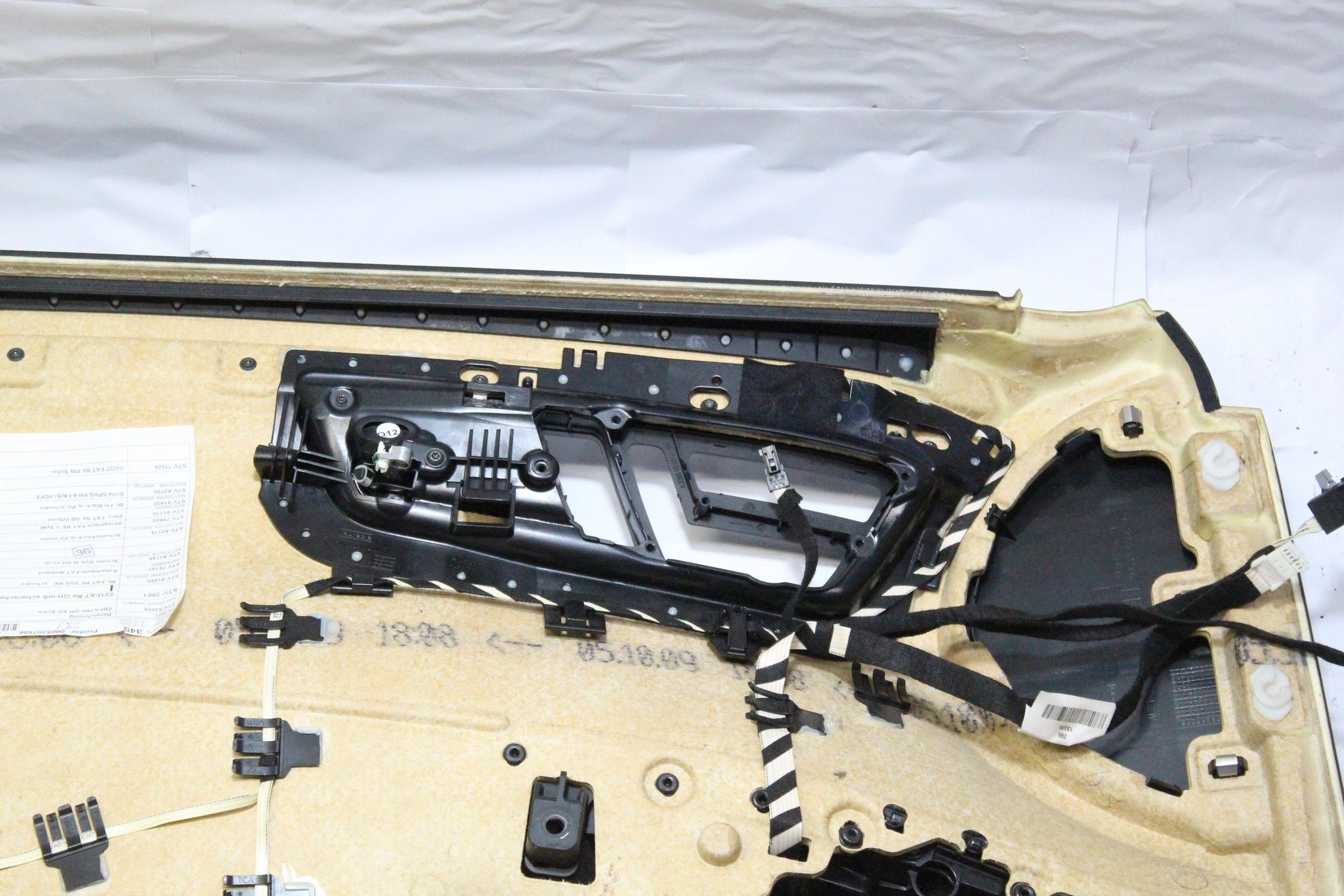 2009 MERCEDES S Class W221 Right side Front Door Card
