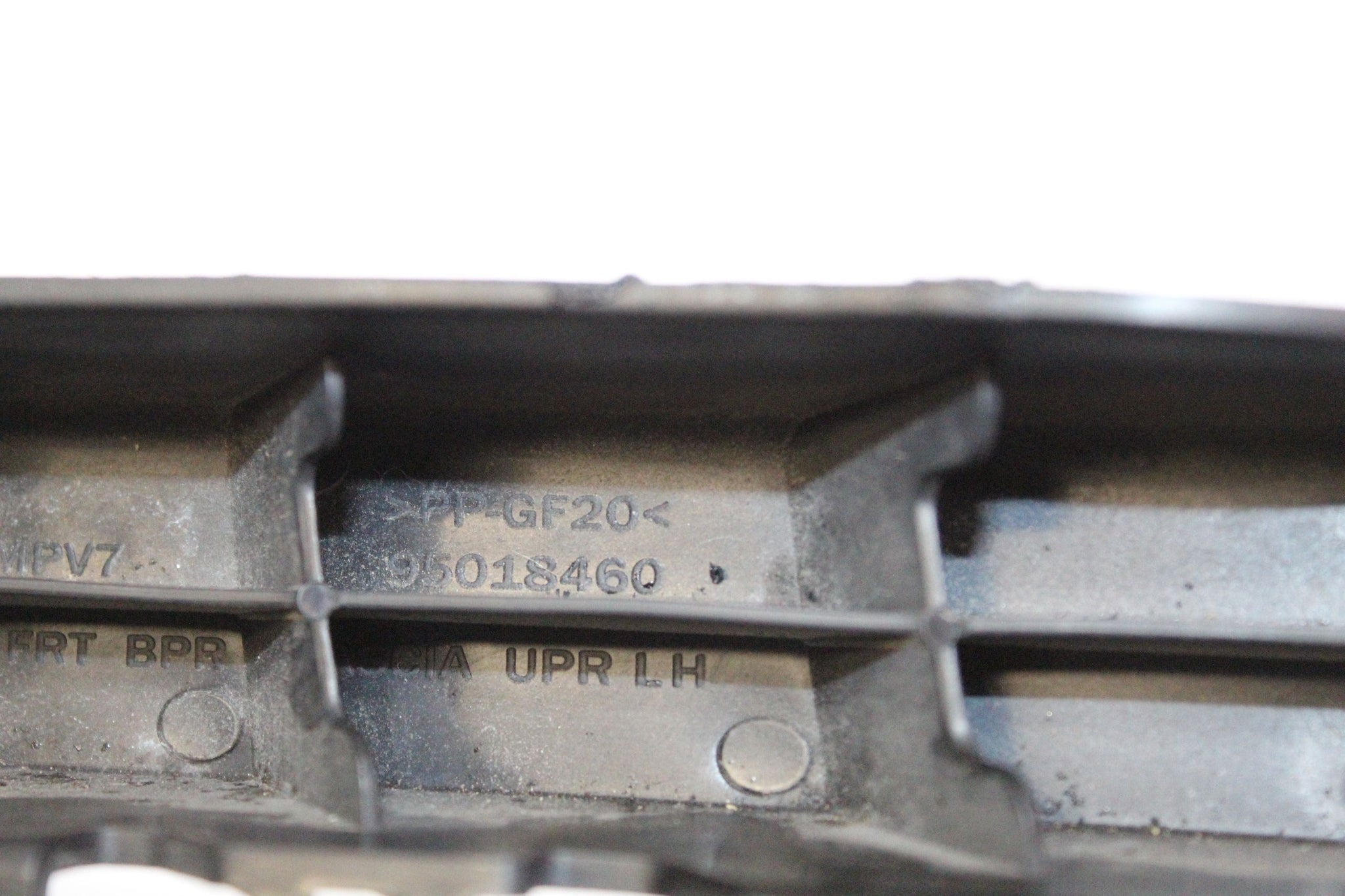 2013 Chevrolet Orlando Left side Front Bumper Bracket 95018460