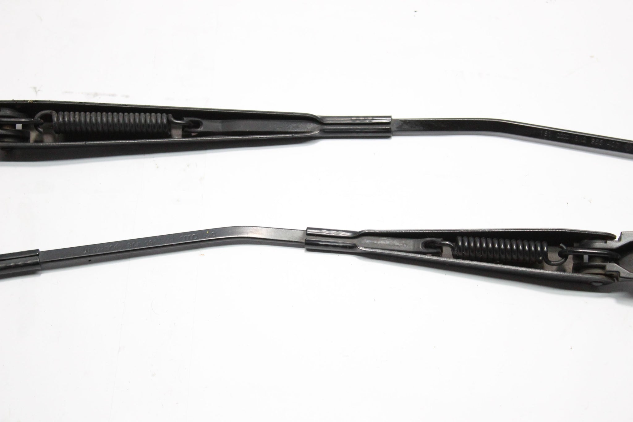 2011 AUDI A1 Wiper Arm Pair 8X2955408 8X2955407