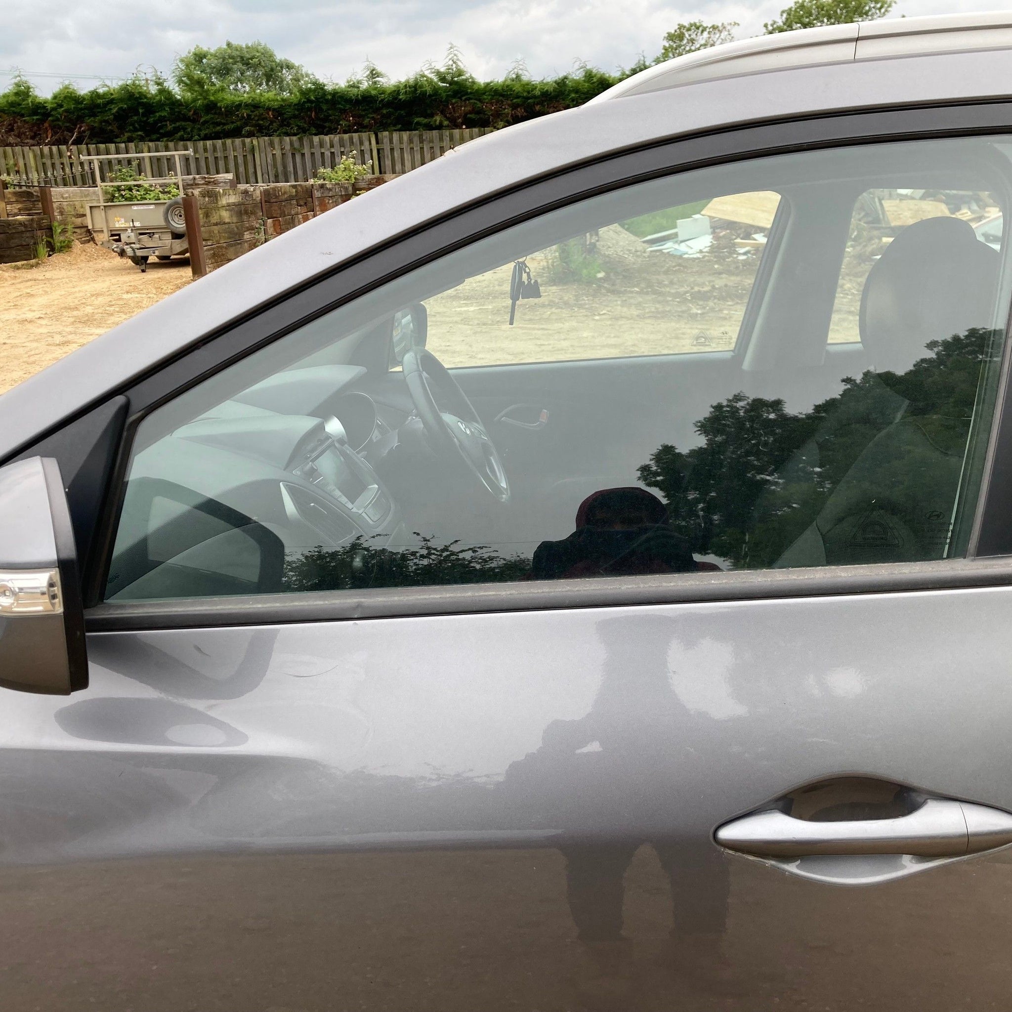 2013 HYUNDAI IX35 Passenger side Front Complete Door GREY