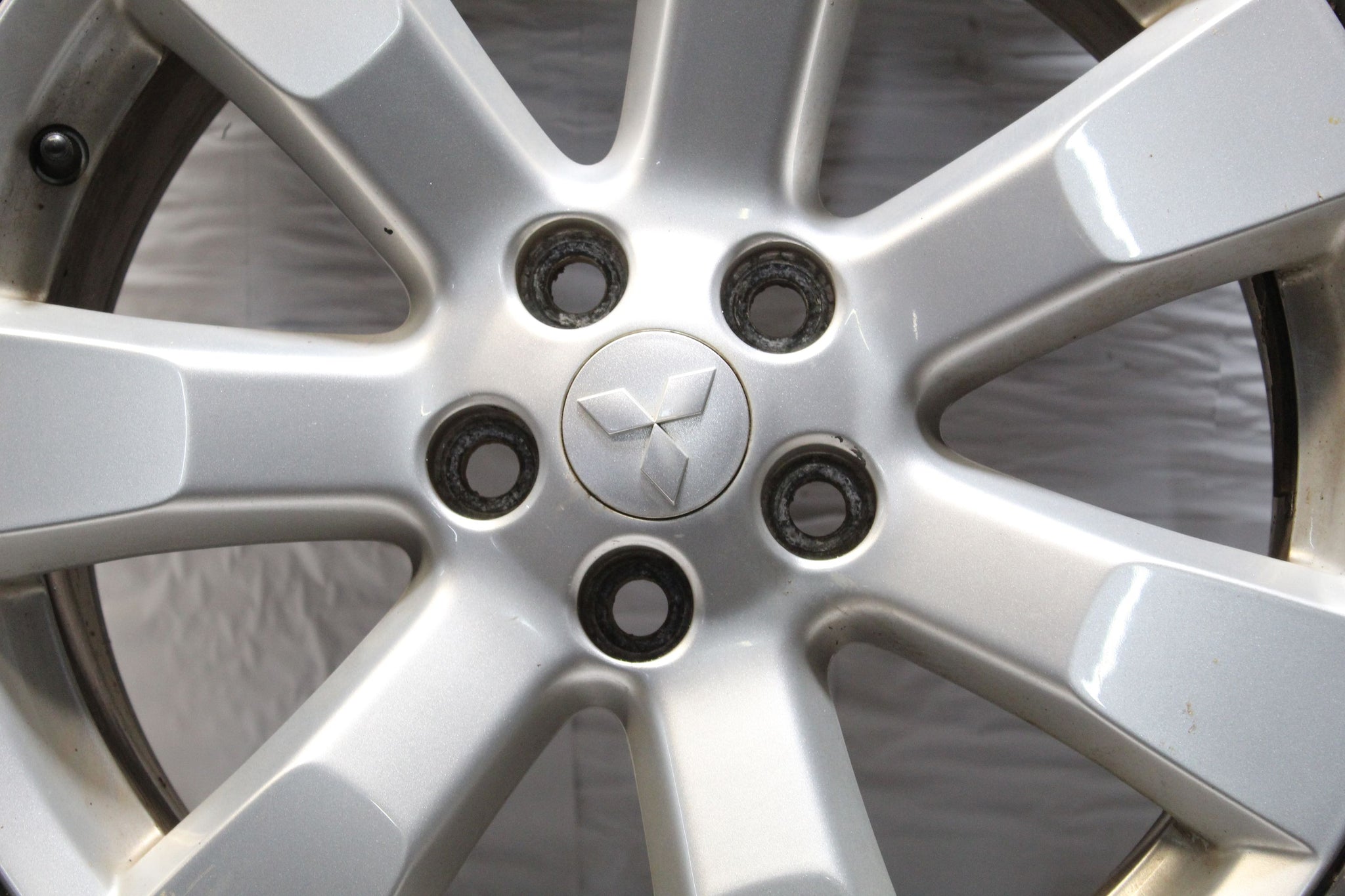 2012 MITSUBISHI OUTLANDER ALLOY WHEEL WITH TYRE 225 / 55 R18 4.4MM