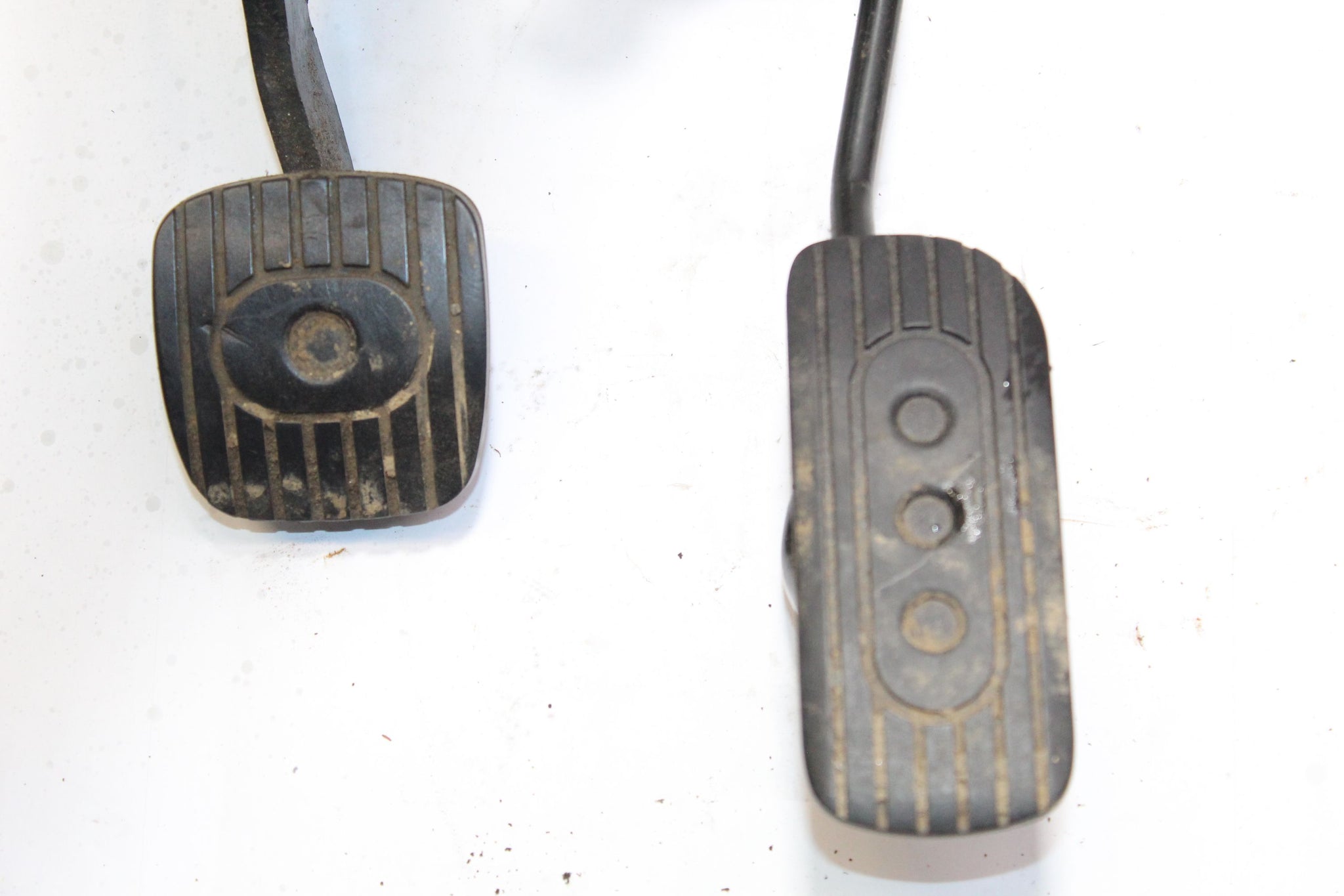 2004 NISSAN MICRA 1.2 Accelerator Pedal and Brake Pedal