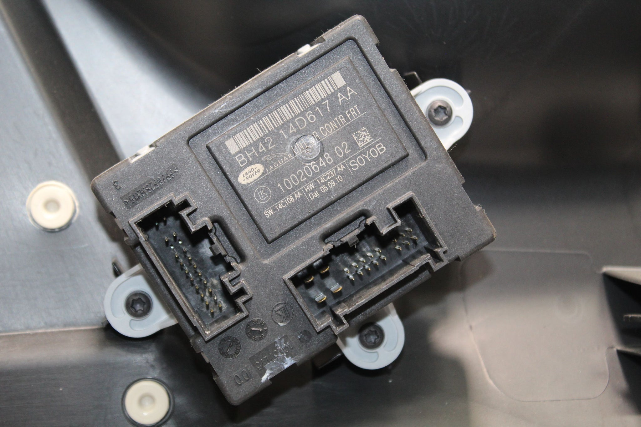 2010 RANGE ROVER SPORT L320 Left side Front Door Card
