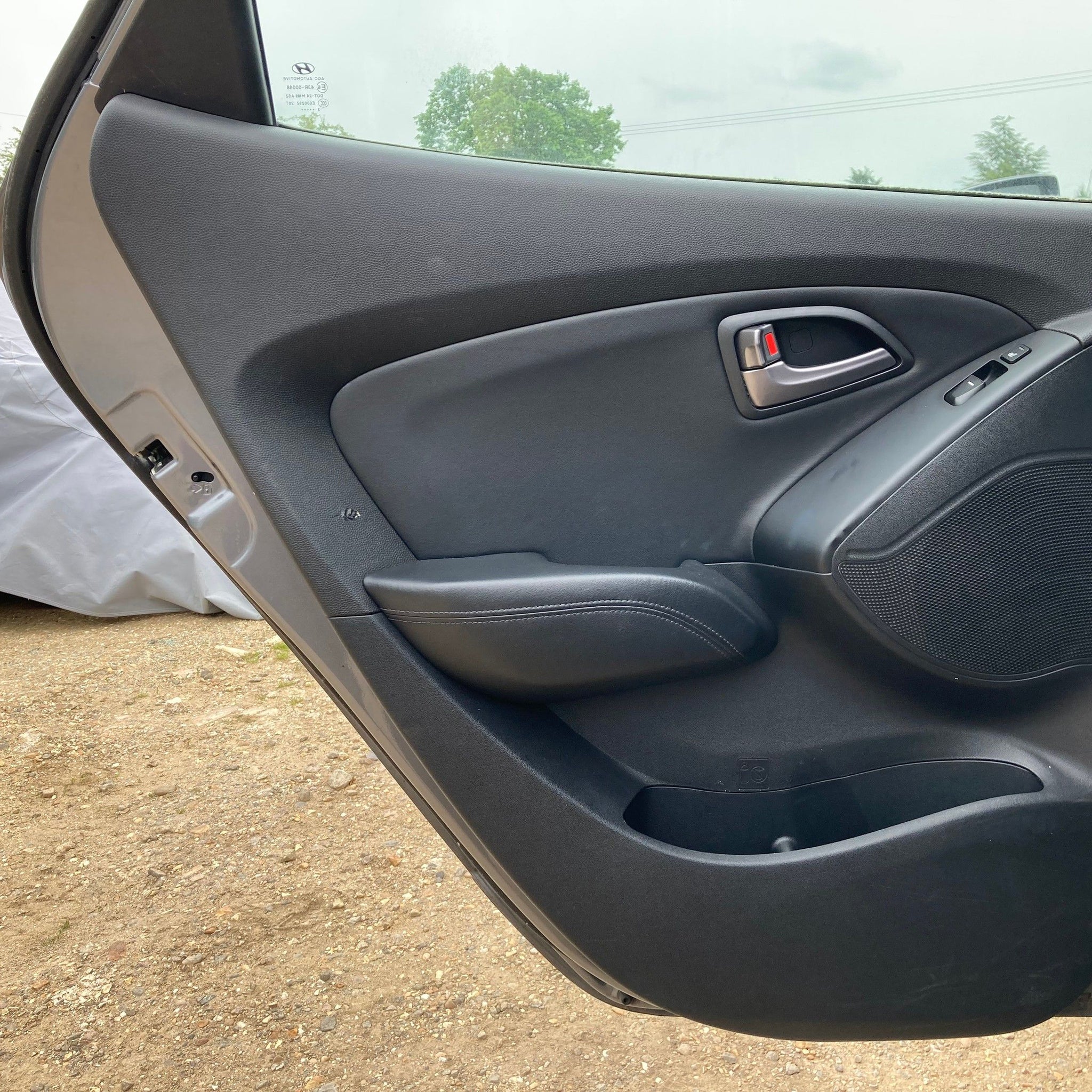 2013 HYUNDAI IX35 Passenger side Rear Complete Door GREY