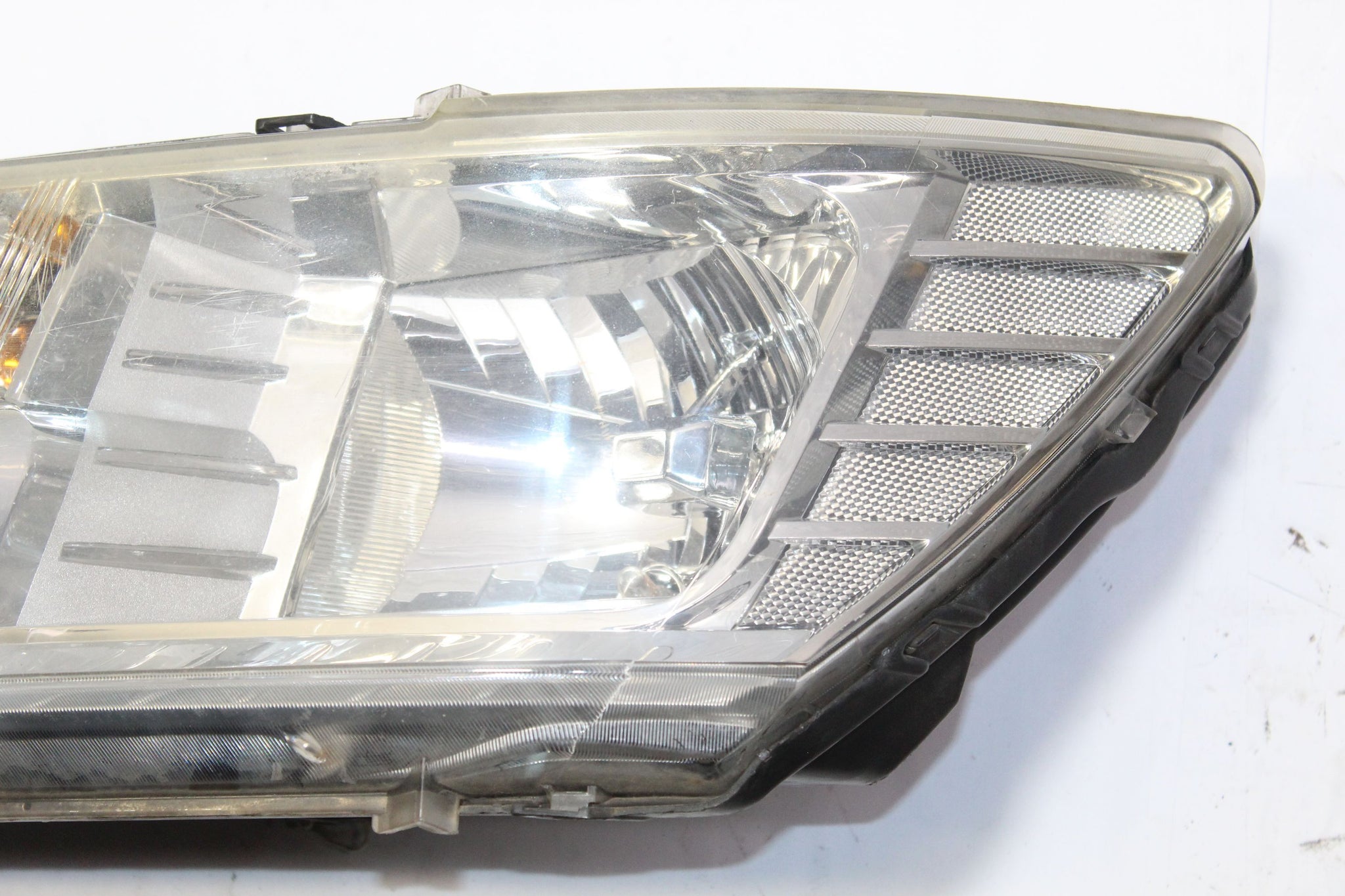 2009 DODGE JOURNEY LEFT SIDE HEADLIGHT 05067787AA