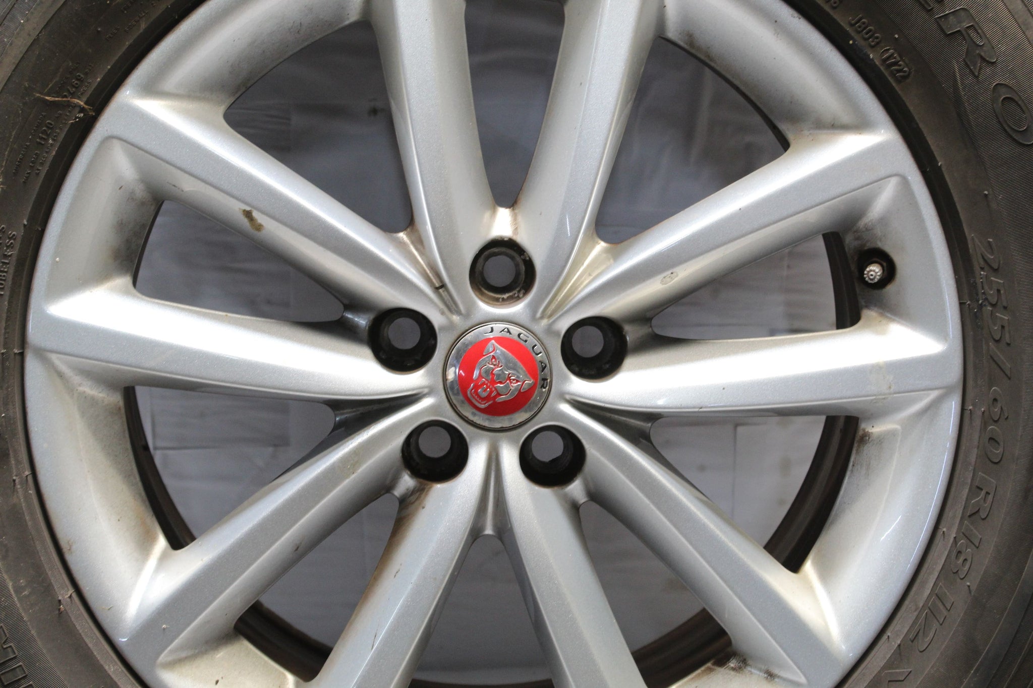 2017 JAGUAR F PACE Alloy Wheel with Tyre 255 / 60 R18 3.8MM