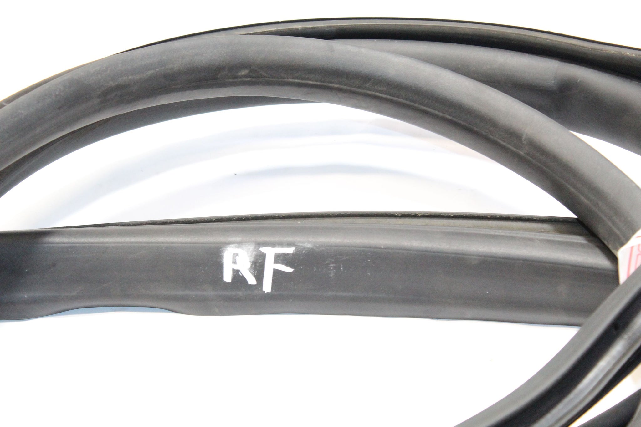 2017 MASERATI GHIBLI Right side Front Door Seal Rubber