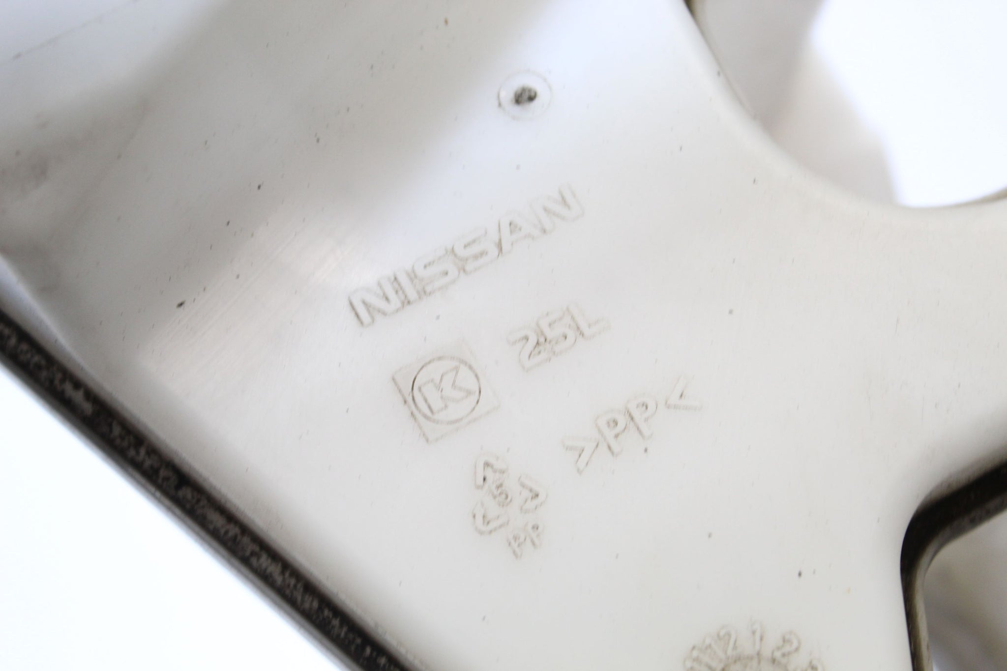 2014 NISSAN JUKE F15 Wiper Washer Bottle