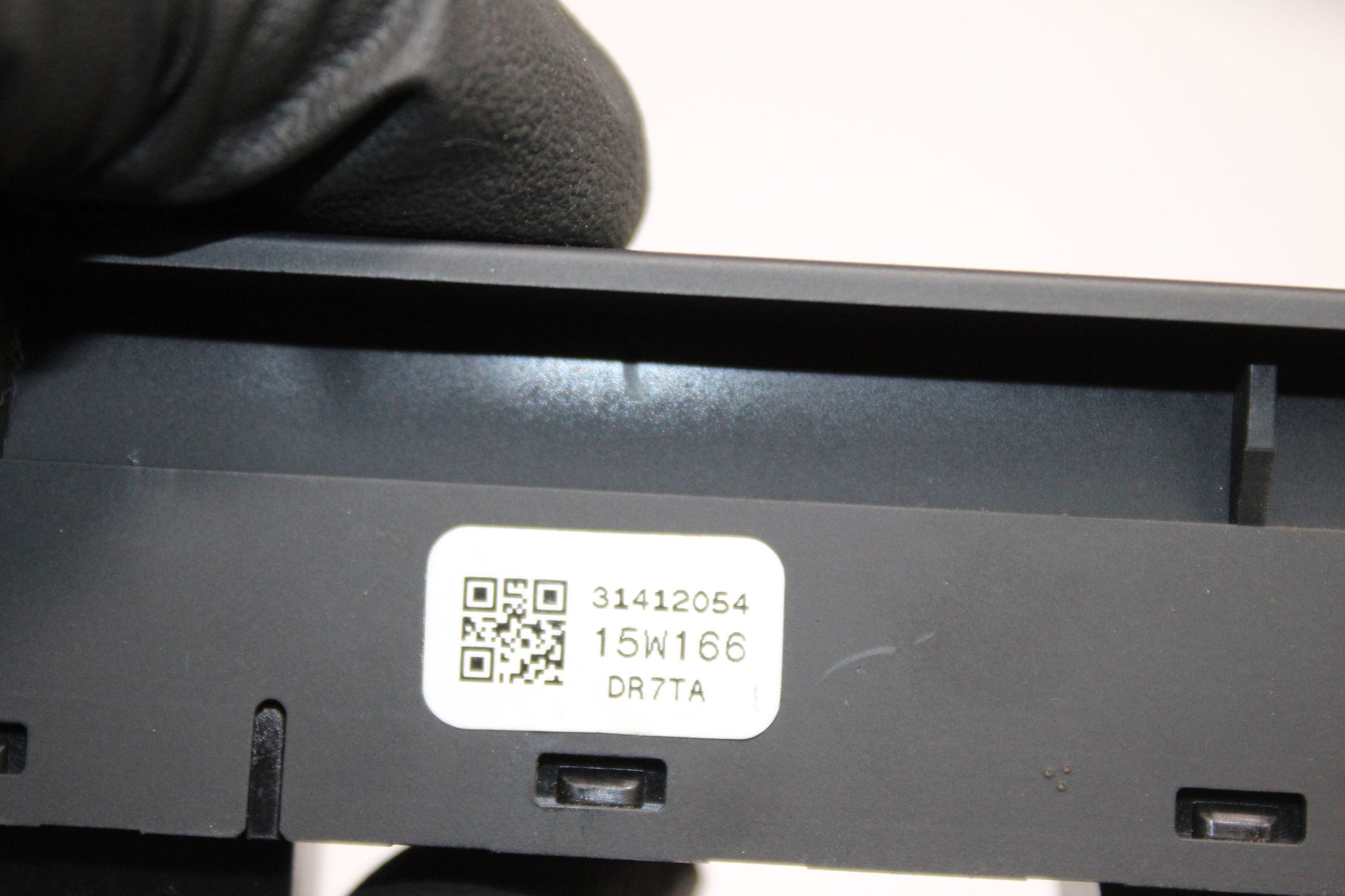 2015 VOLVO XC90 MK2 Rear Suspension Tow Hook Switch Panel 31412054