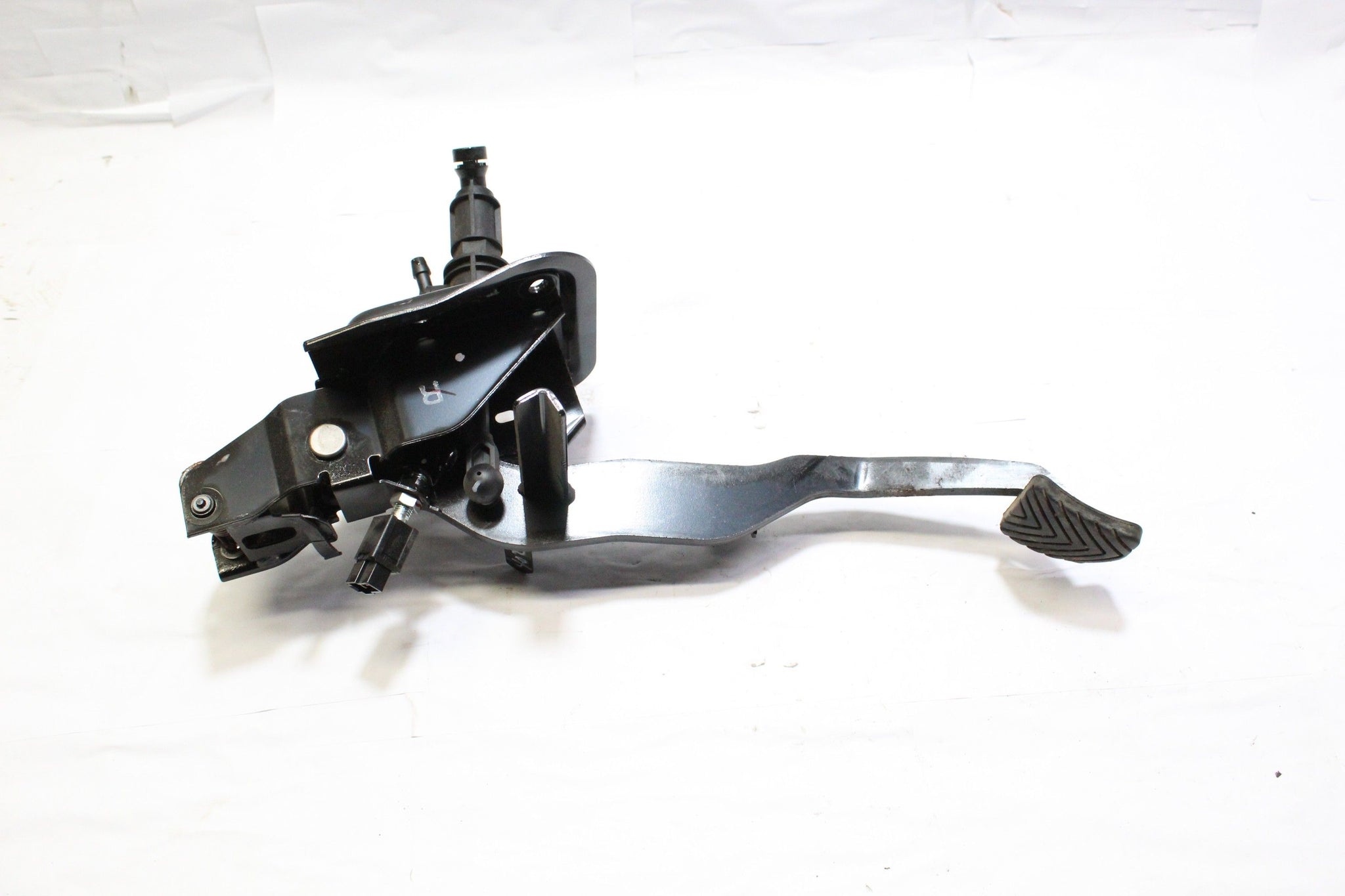 2015 MITSUBISHI ASX 1.6 Clutch Pedal
