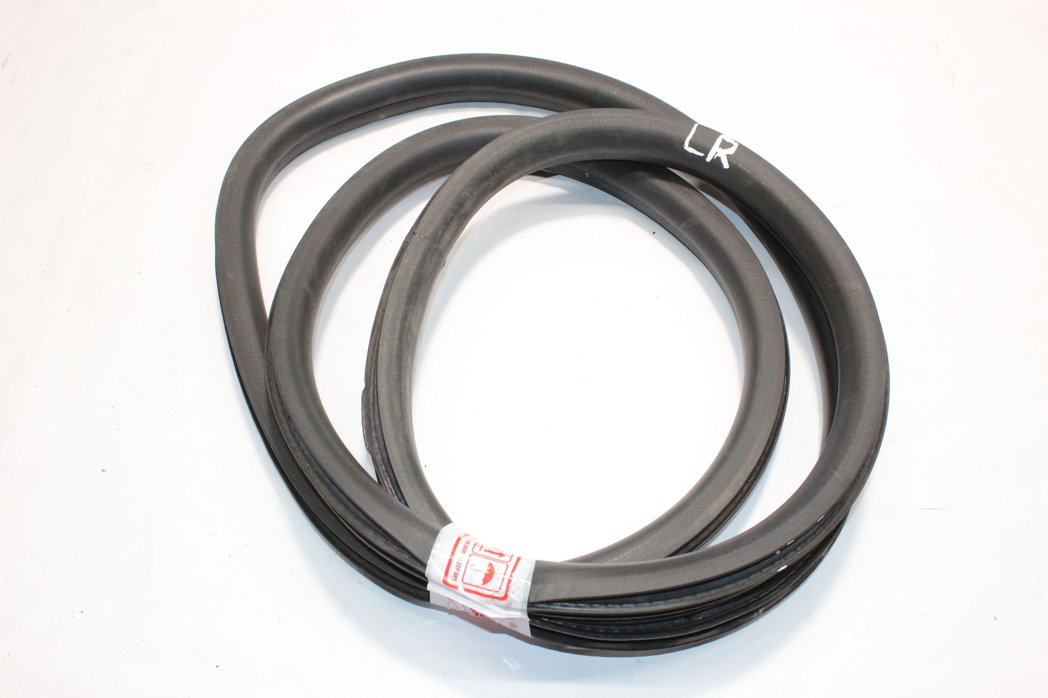 2018 CITROEN C4 CACTUS Left side Rear Door Seal Rubber