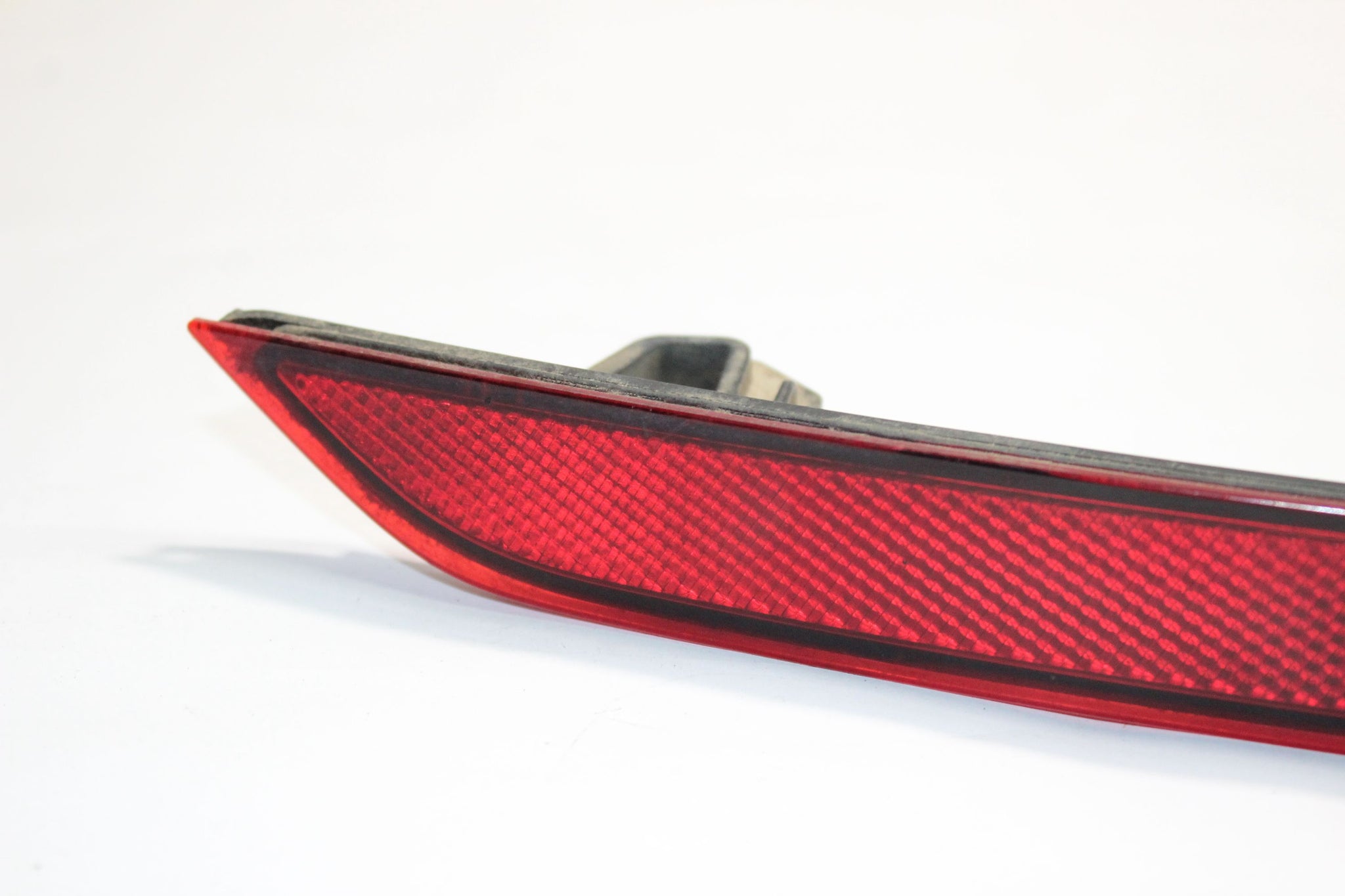 2015 VOLVO XC90 MK2 RIGHT SIDE REAR BUMPER REFLECTOR