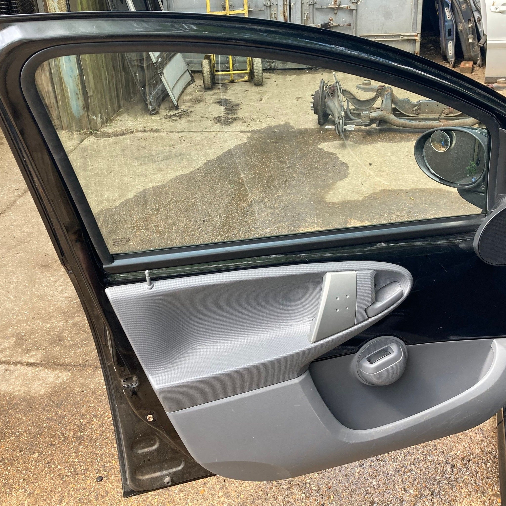 2011 PEUGEOT 107 Passenger side Front Complete Door BLACK