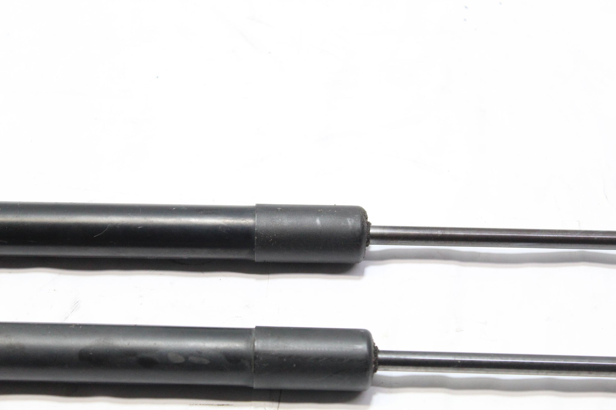 2010 FORD KUGA Tailgate Strut Pair
