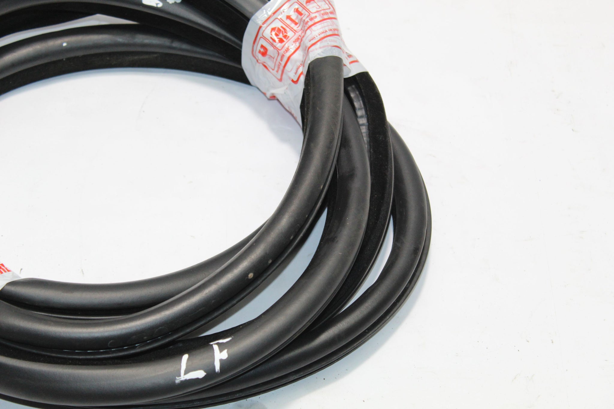 2011 RANGE ROVER VOGUE L322 Left side Front Door Seal Rubber