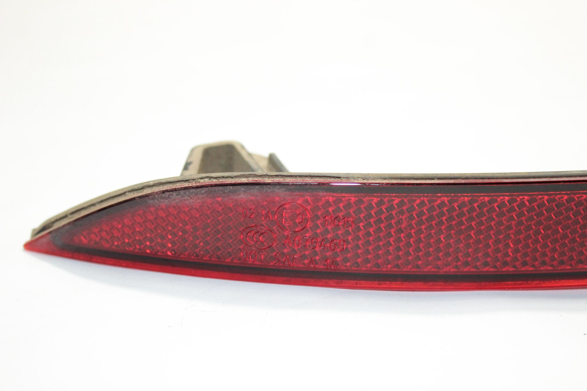 2015 VOLVO XC90 MK2 LEFT SIDE REAR BUMPER REFLECTOR