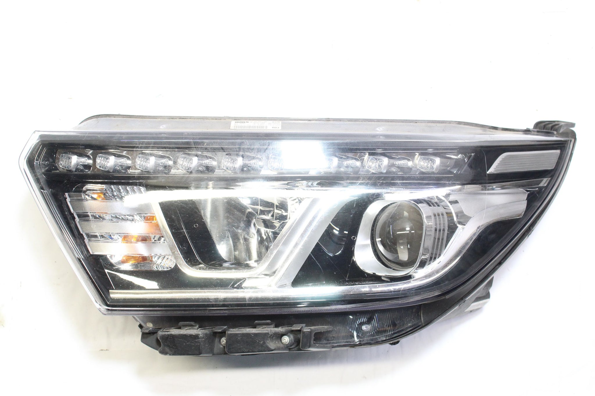 2018 SSANGYONG TURISMO LEFT SIDE HEADLIGHT HALOGEN