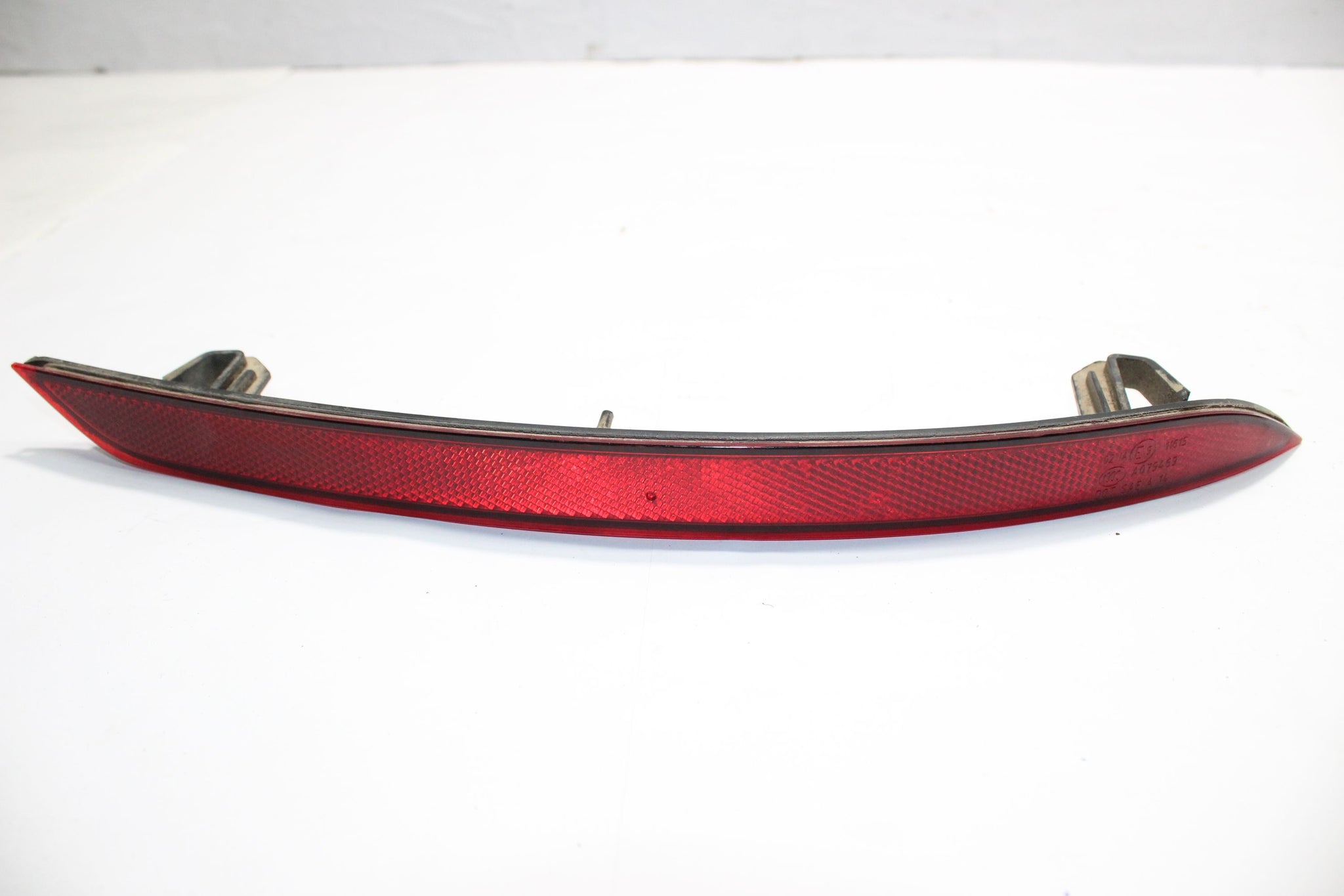 2015 VOLVO XC90 MK2 RIGHT SIDE REAR BUMPER REFLECTOR