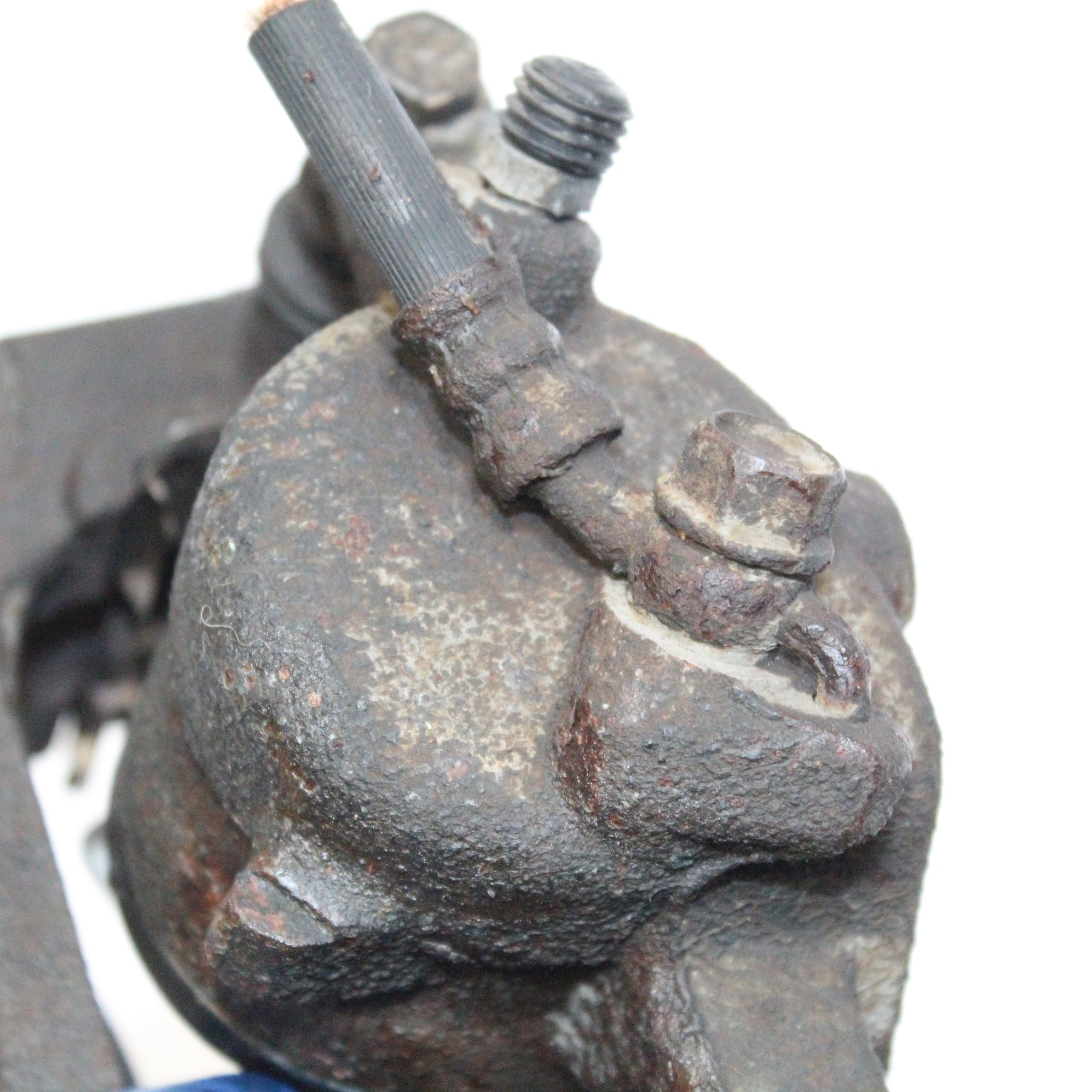 2009 VAUXHALL AGILA 1.2 LEFT SIDE FRONT BRAKE CALIPER