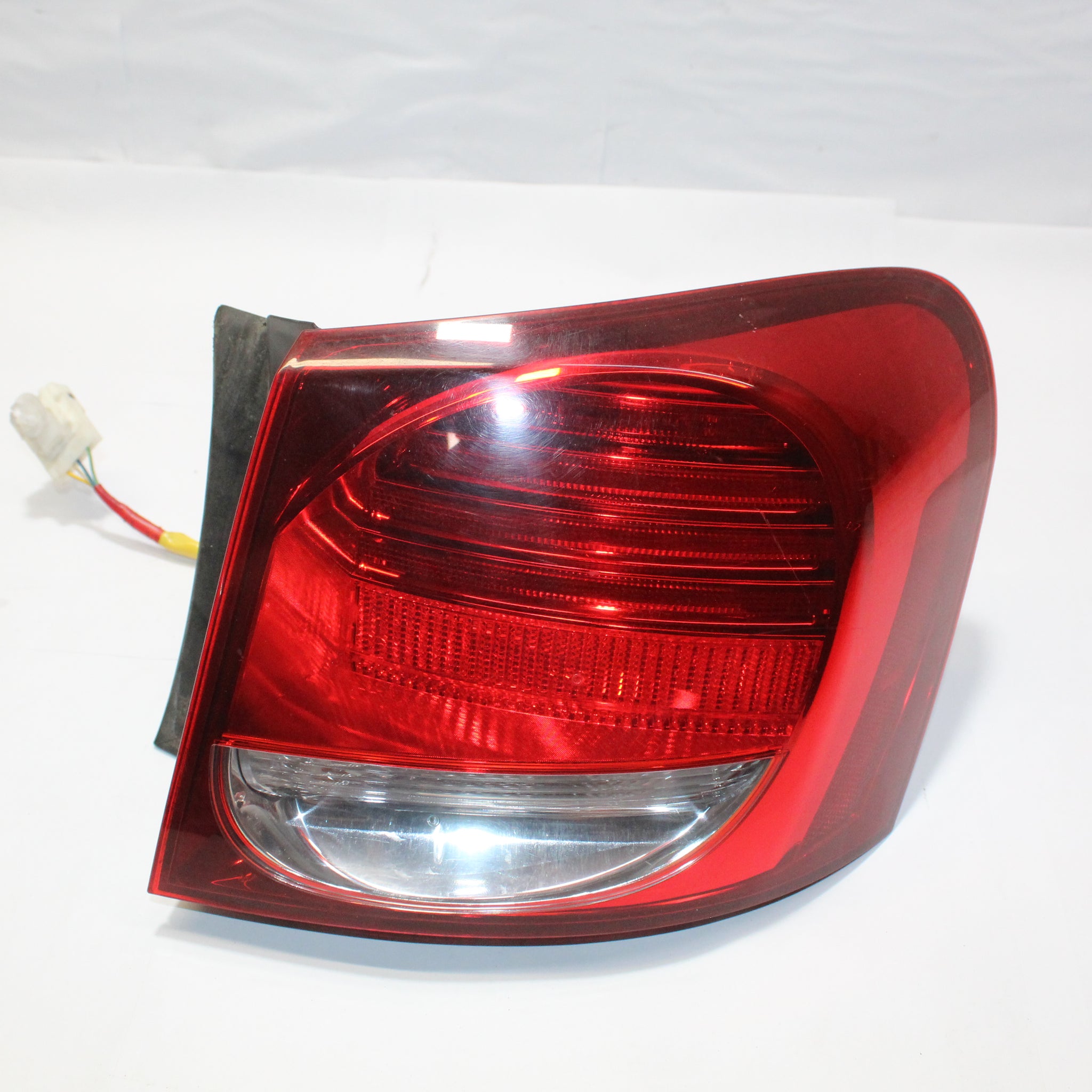 2007 LEXUS GS300 RIGHT SIDE REAR OUTER TAIL LIGHT