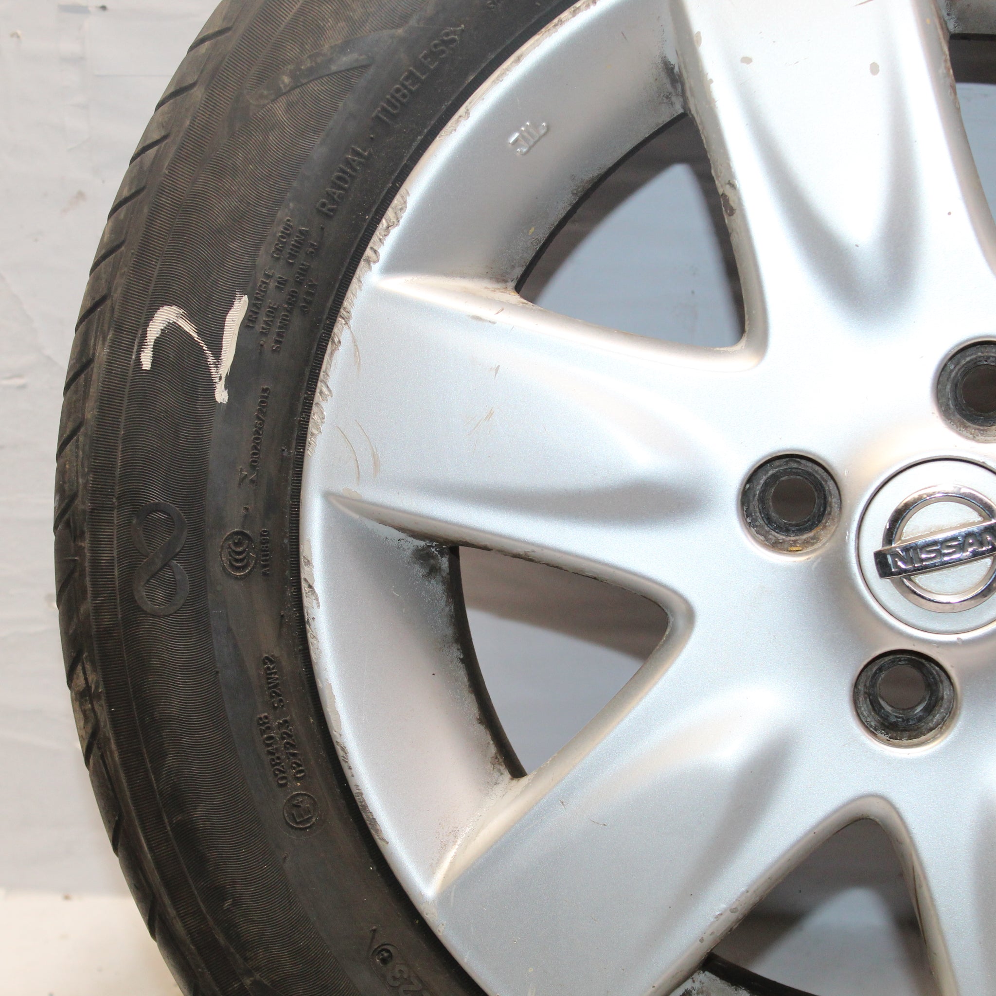 2004 NISSAN MICRA ALLOY WHEEL WITH TYRE 175 / 65 R15 6.3MM