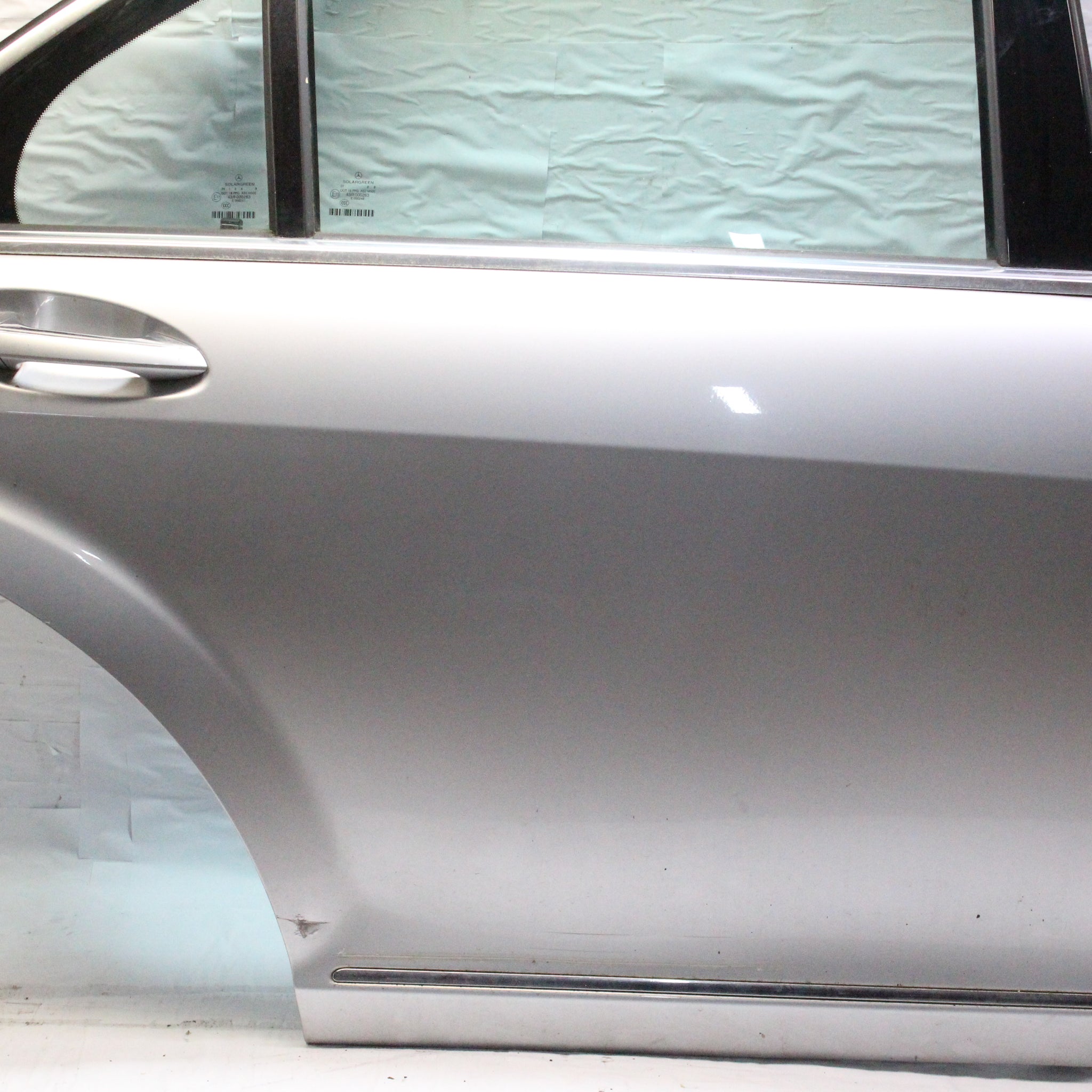 2009 MERCEDES W221 S350 Driver side Rear Complete Door IRIDIUM SILVER
