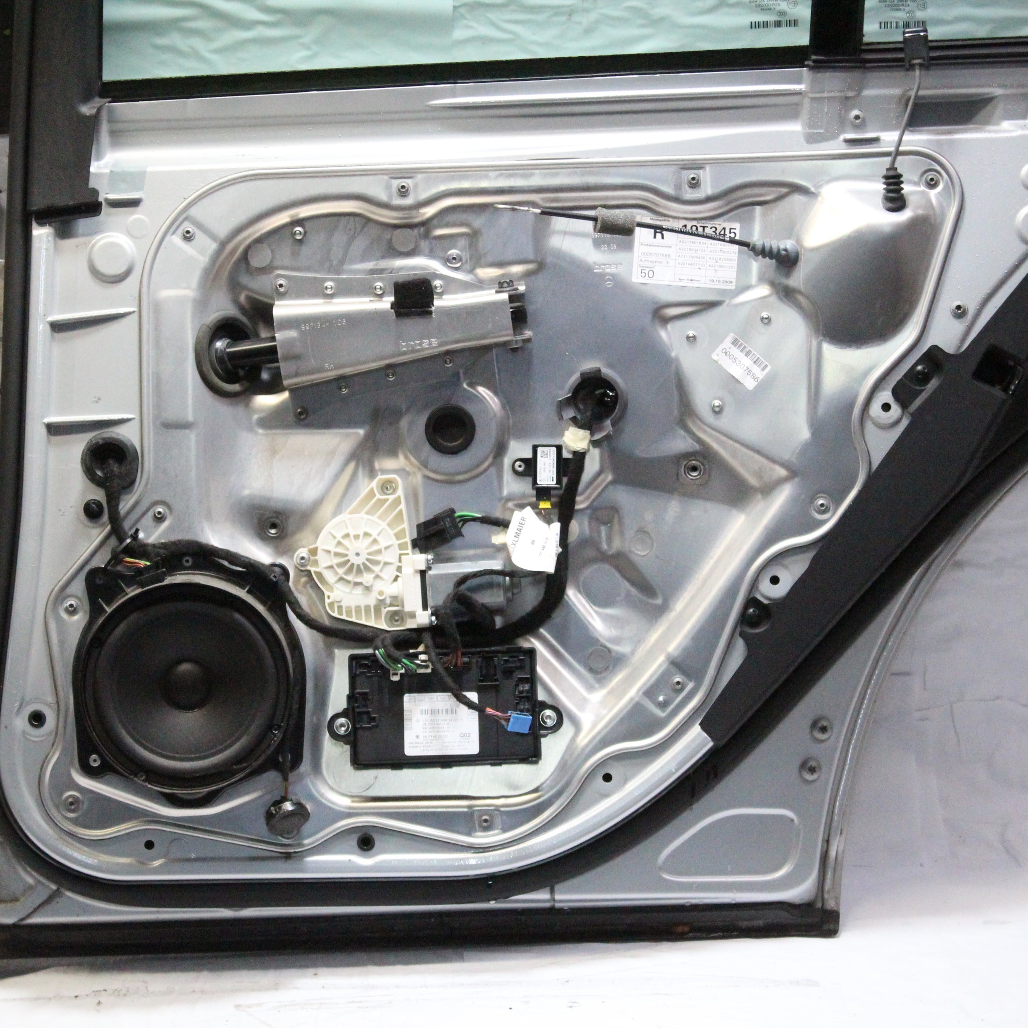 2009 MERCEDES W221 S350 Driver side Rear Complete Door IRIDIUM SILVER