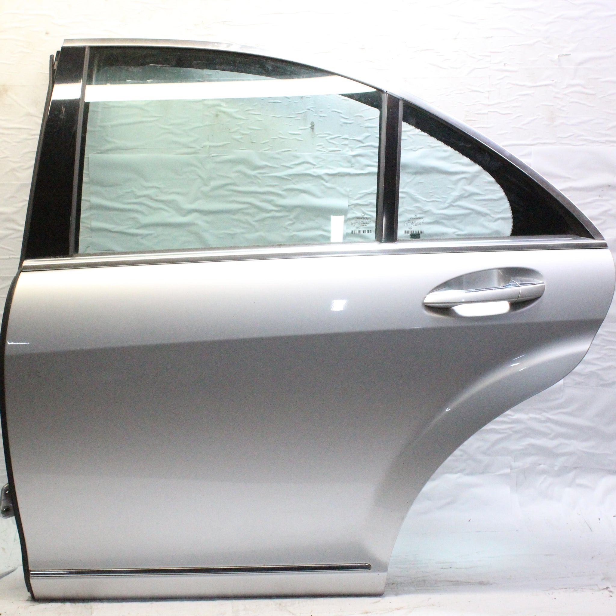 2009 MERCEDES W221 S350 Passenger side Rear Complete Door IRIDIUM SILVER